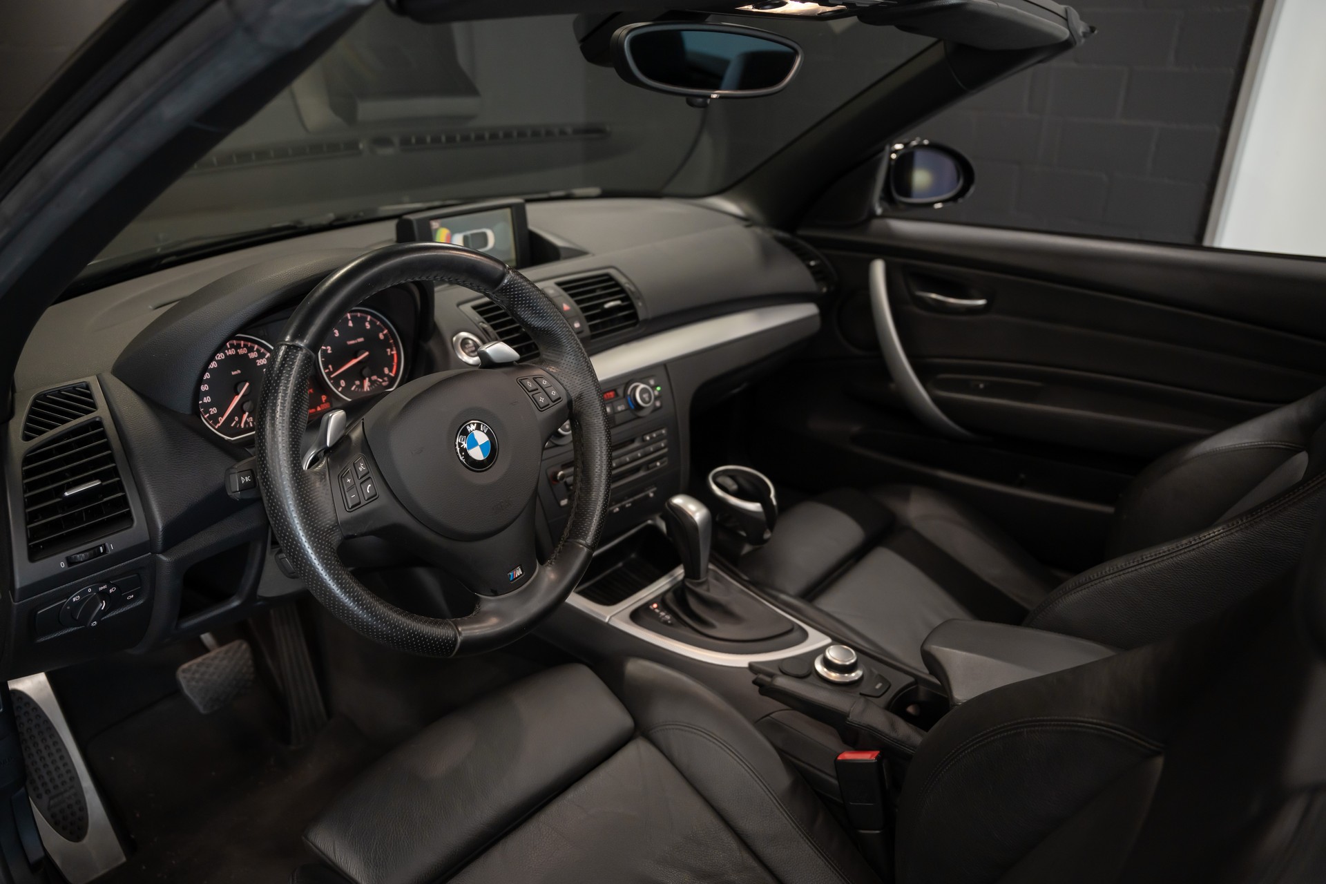 BMW 135i Cabrio Steptronic / Tempomat / Sitzheizung / M-Paket-image-11