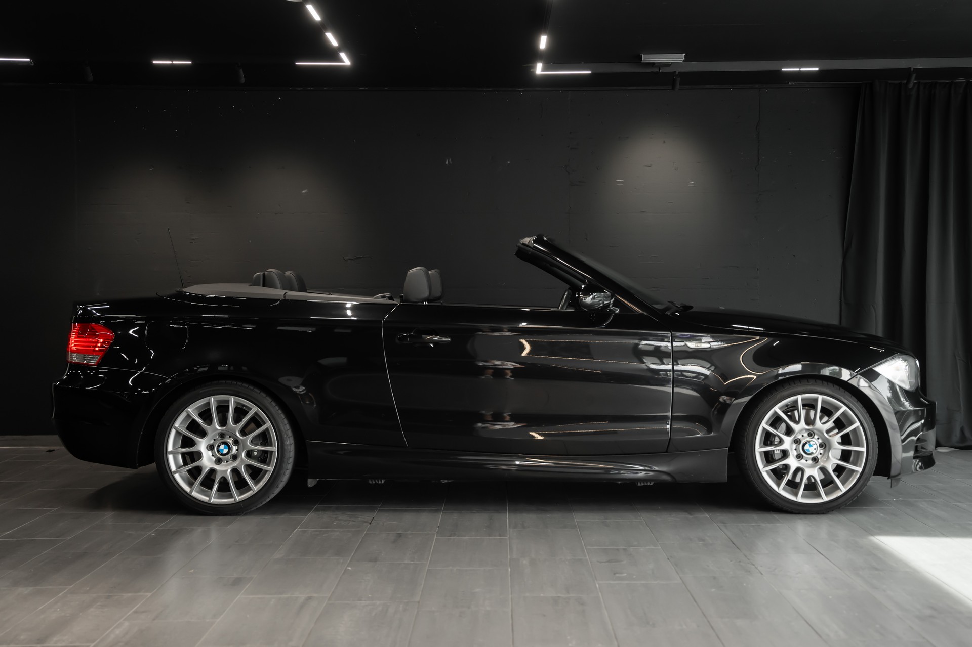 BMW 135i Cabrio Steptronic / Tempomat / Sitzheizung / M-Paket-image-2