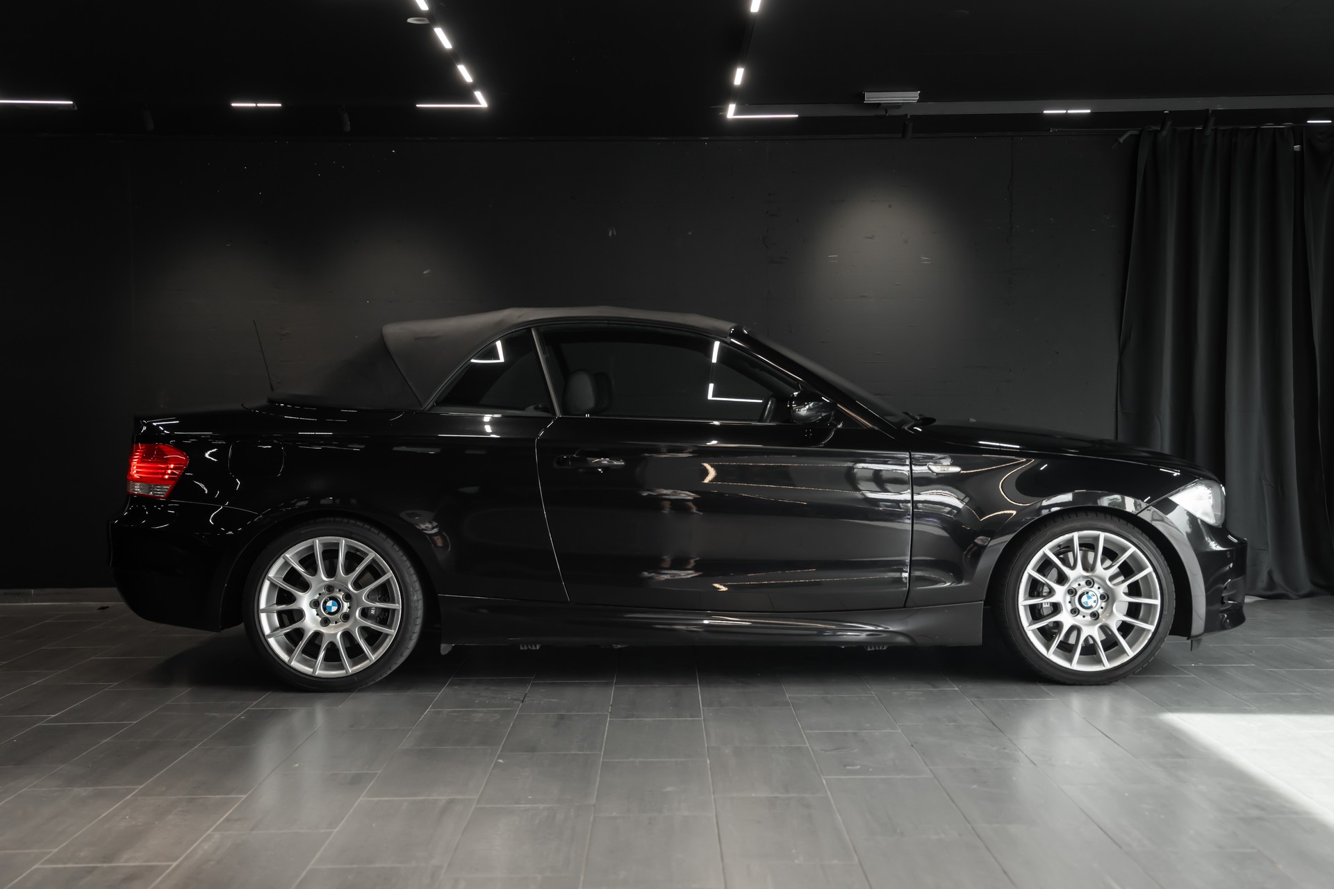 BMW 135i Cabrio Steptronic / Tempomat / Sitzheizung / M-Paket-image-3