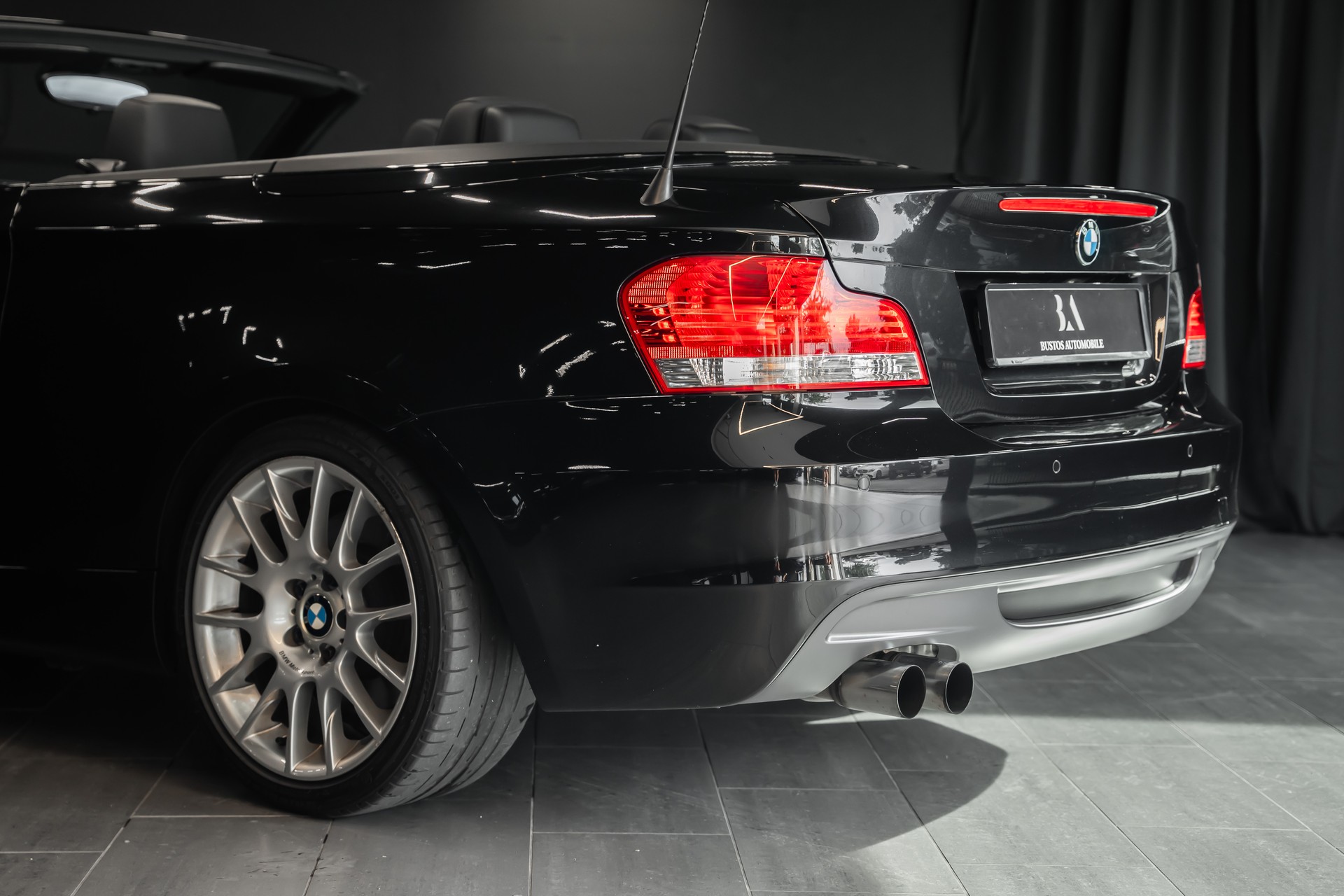 BMW 135i Cabrio Steptronic / Tempomat / Sitzheizung / M-Paket-image-8