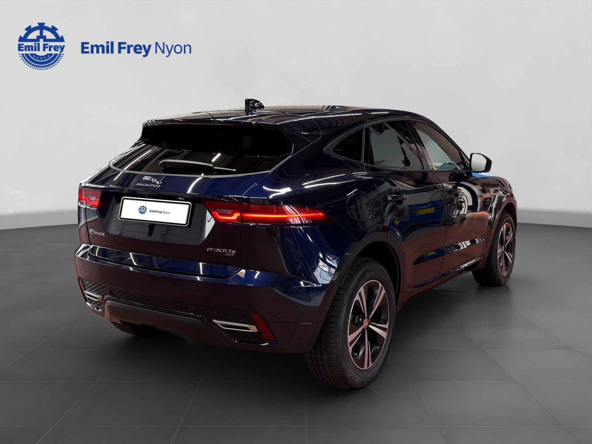 JAGUAR E-Pace 1.5 T 300e R-Dynamic S AWD-image-6