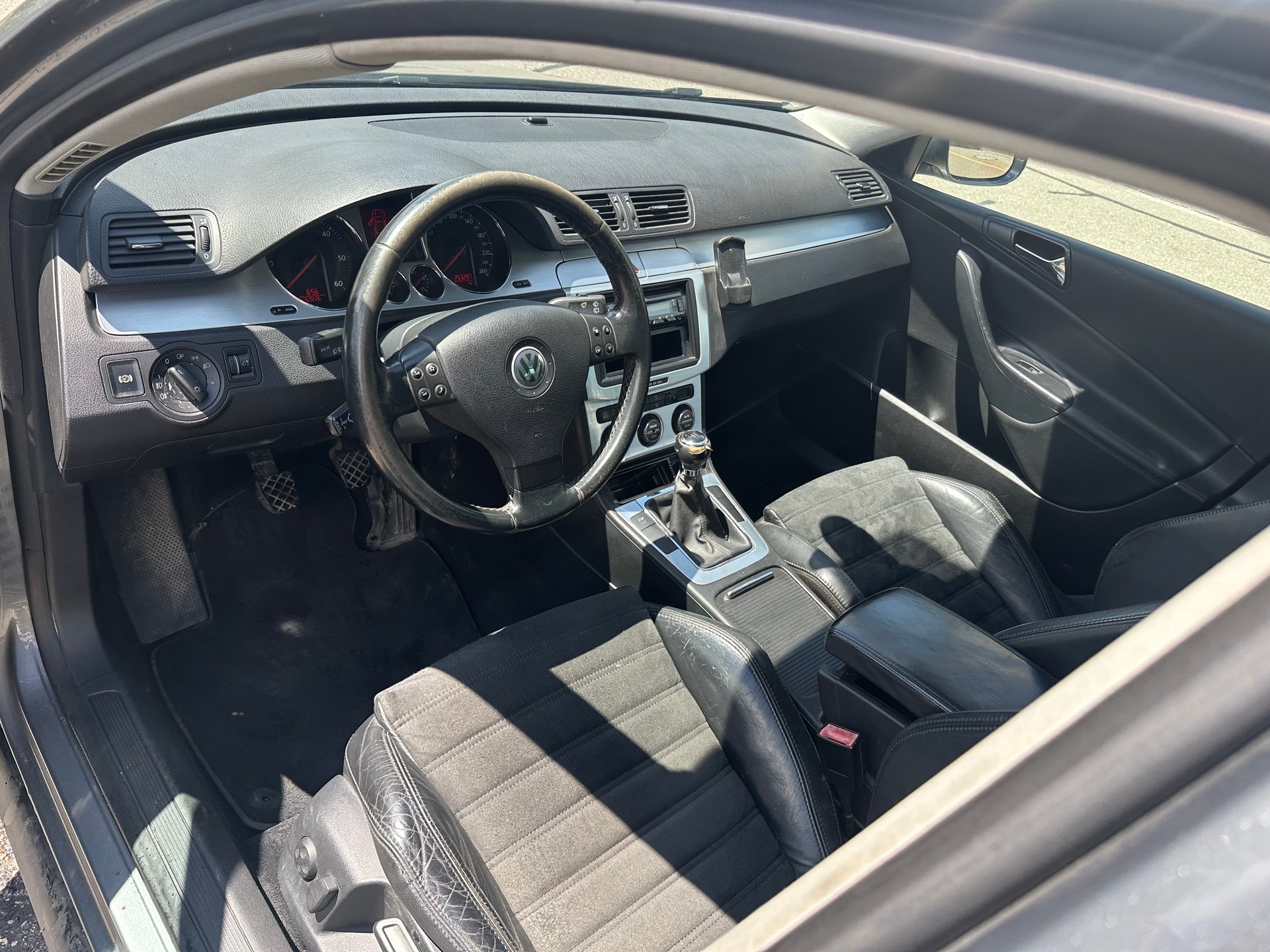 VW Passat Variant 2.0 TDI Highline 4Motion-image-10