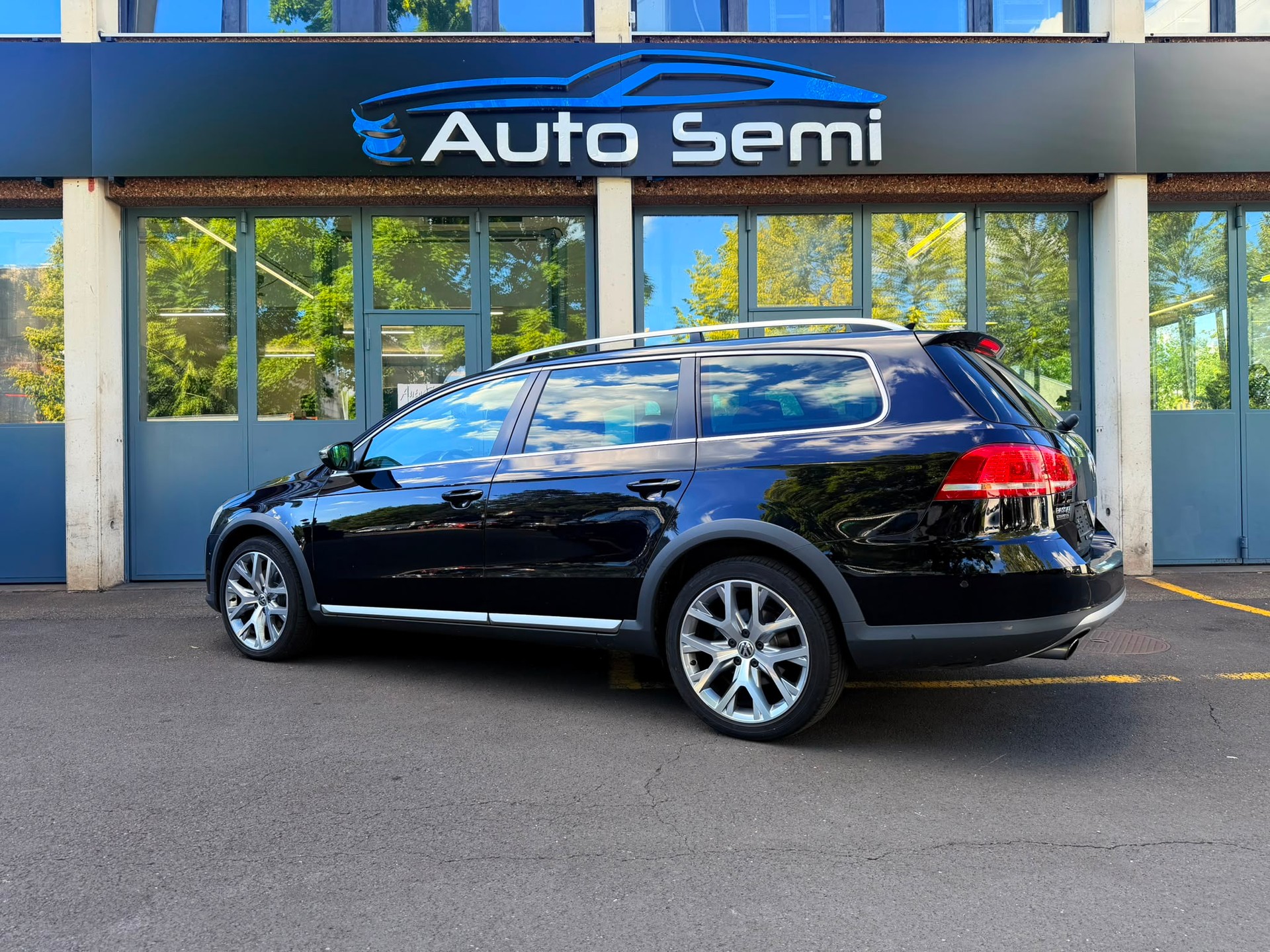 VW Passat Variant 2.0 TDI BMT Design 4M DSG-image-4