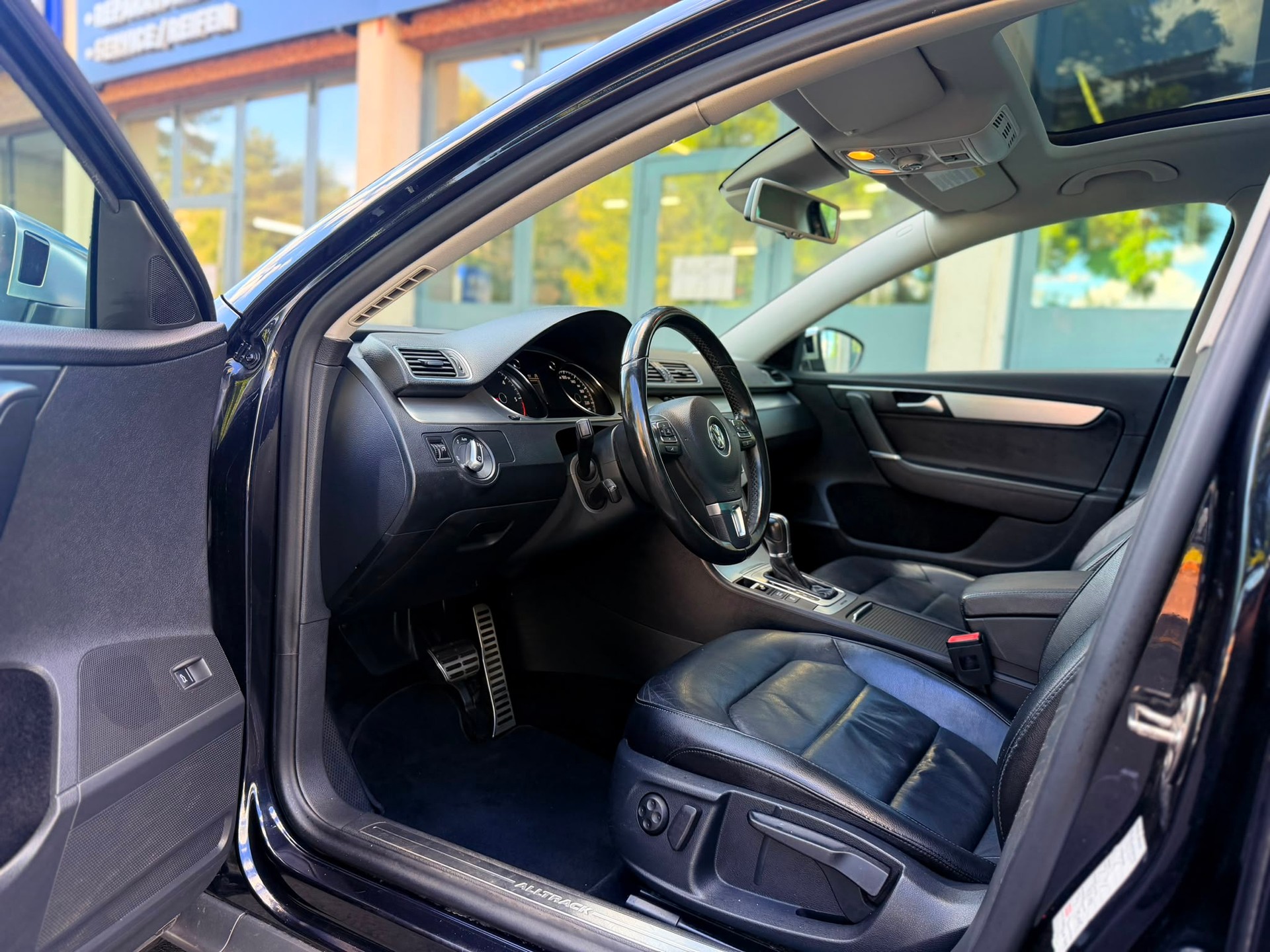 VW Passat Variant 2.0 TDI BMT Design 4M DSG-image-8