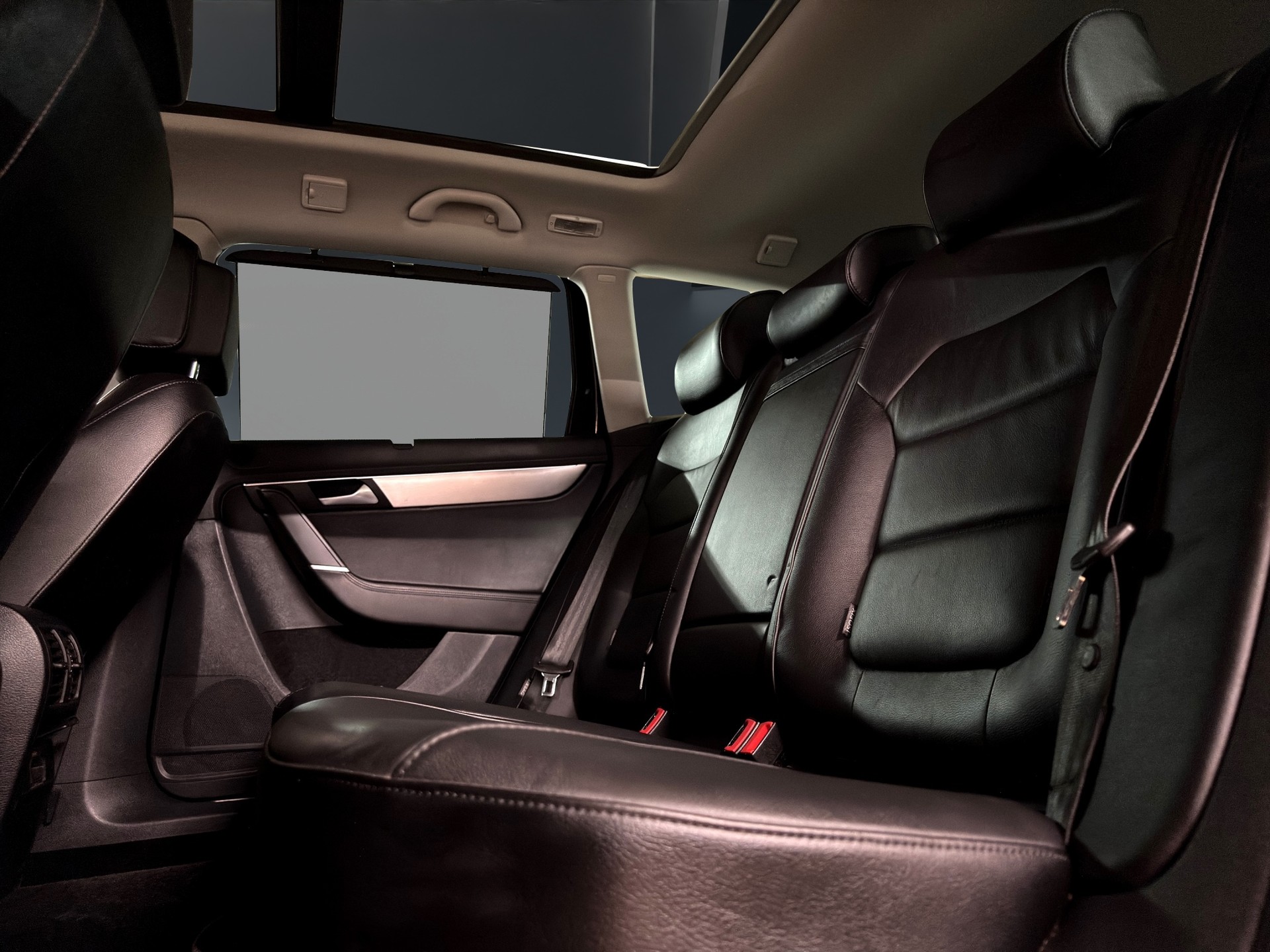 VW Passat Variant 2.0 TDI BMT Design 4M DSG-image-17
