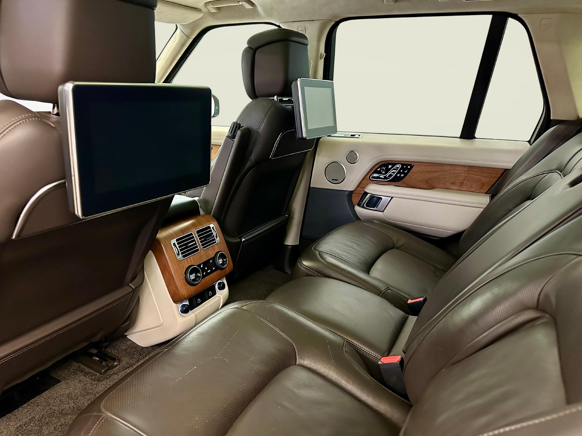 LAND ROVER Range Rover 3.0 I6D Autobiography-image-9