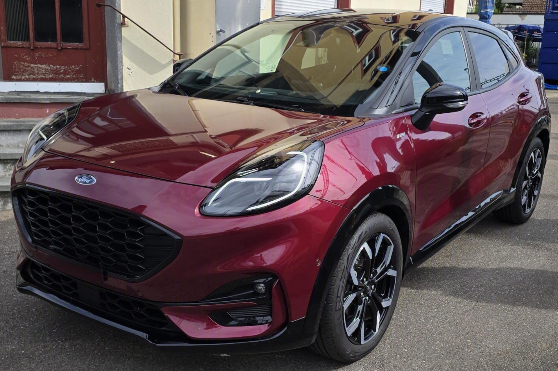 FORD 1.0 EcoB Hybrid 125 Vivid Ruby Edition