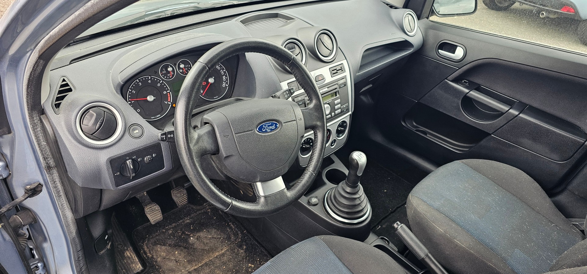 FORD Fiesta 1.4 16V Trend-image-4