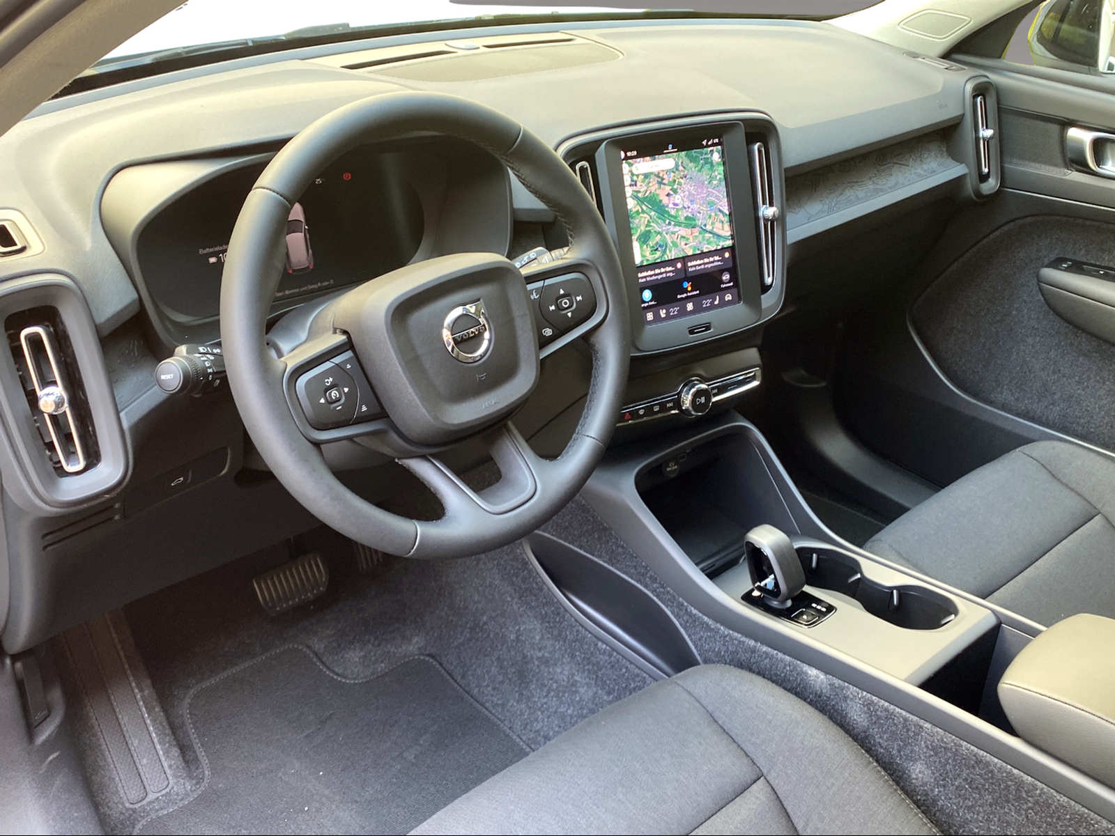 VOLVO EX40 Essential-image-8