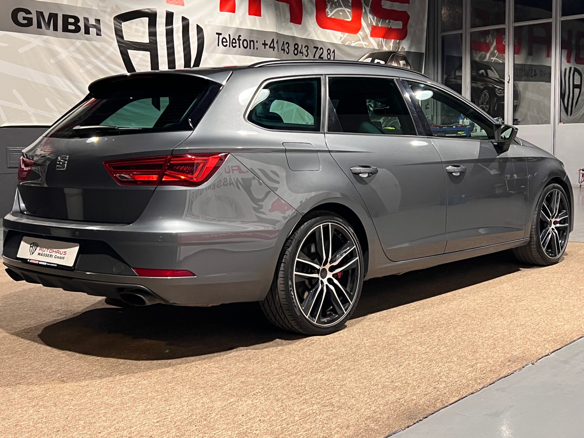 SEAT Leon ST 2.0 TSI Cupra 360 4 Drive DSG-showroom-element-2
