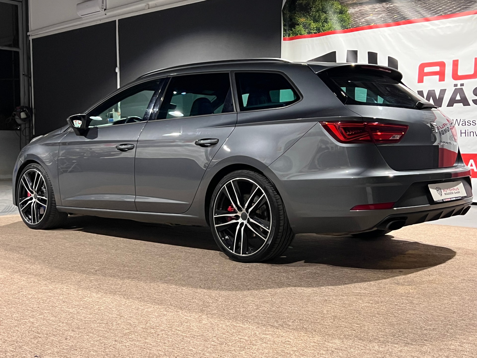SEAT Leon ST 2.0 TSI Cupra 360 4 Drive DSG-image-5