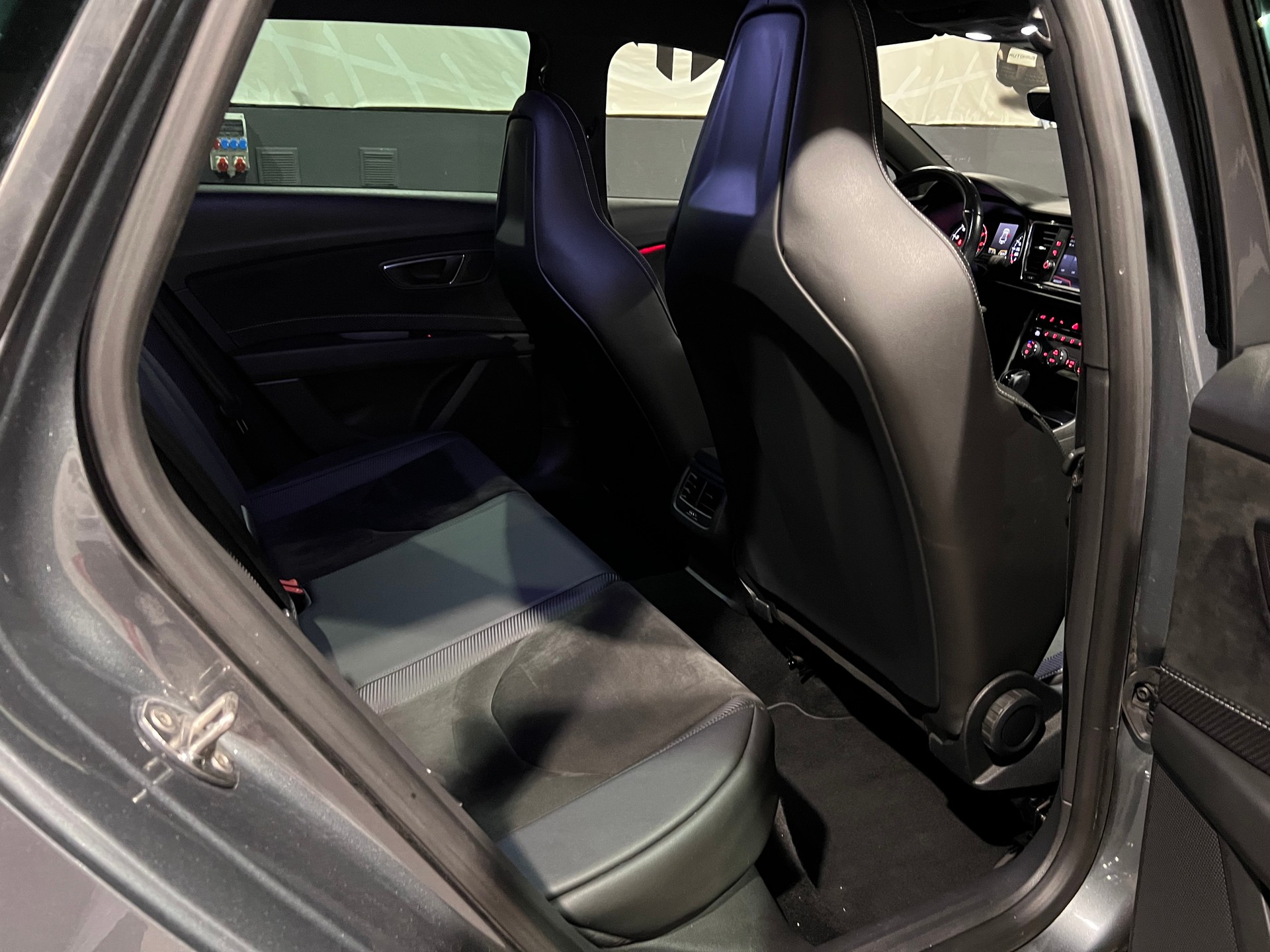 SEAT Leon ST 2.0 TSI Cupra 360 4 Drive DSG-image-15