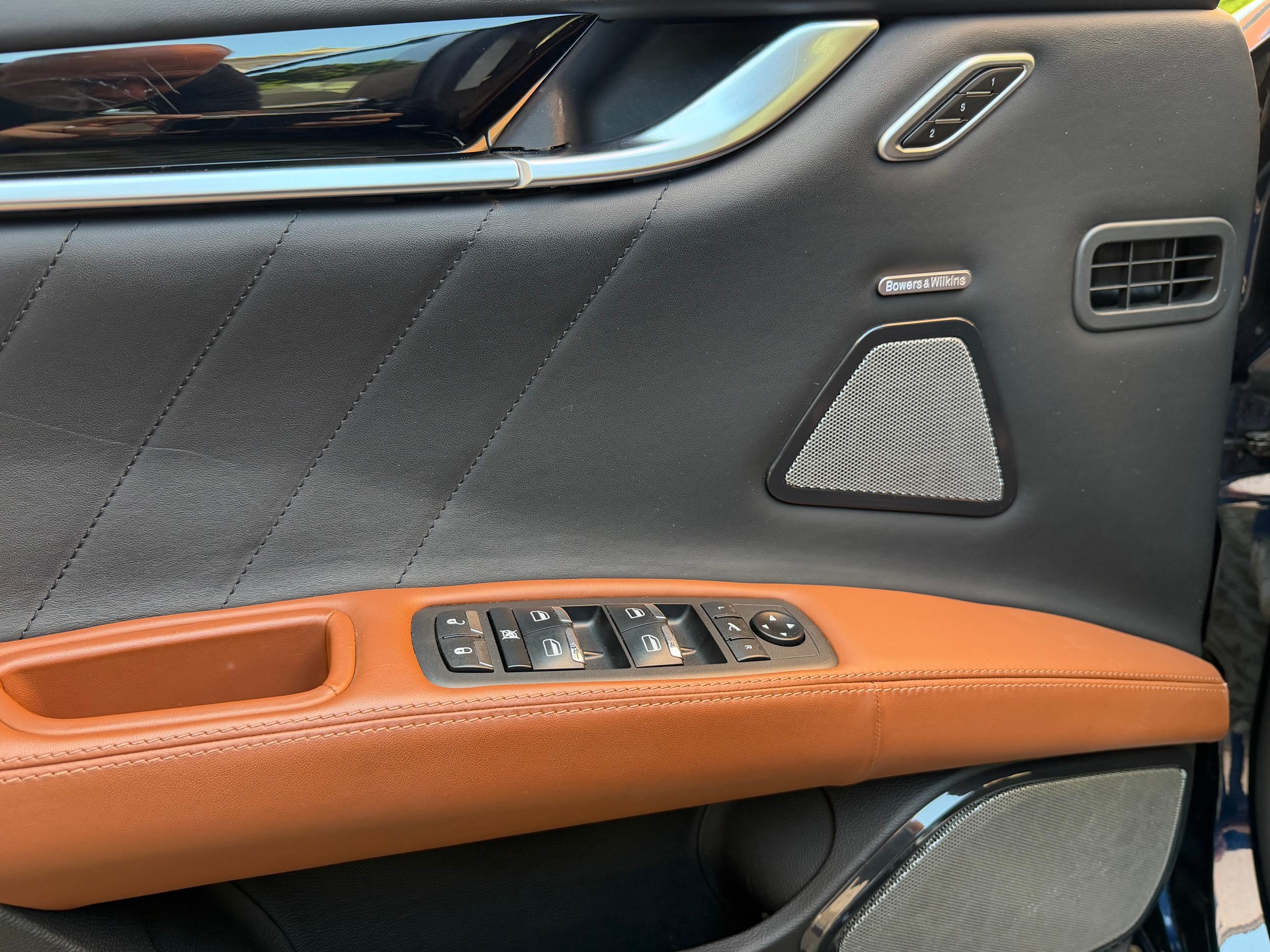 MASERATI Ghibli 2.0 Hybrid GranLuso Automatica-image-13