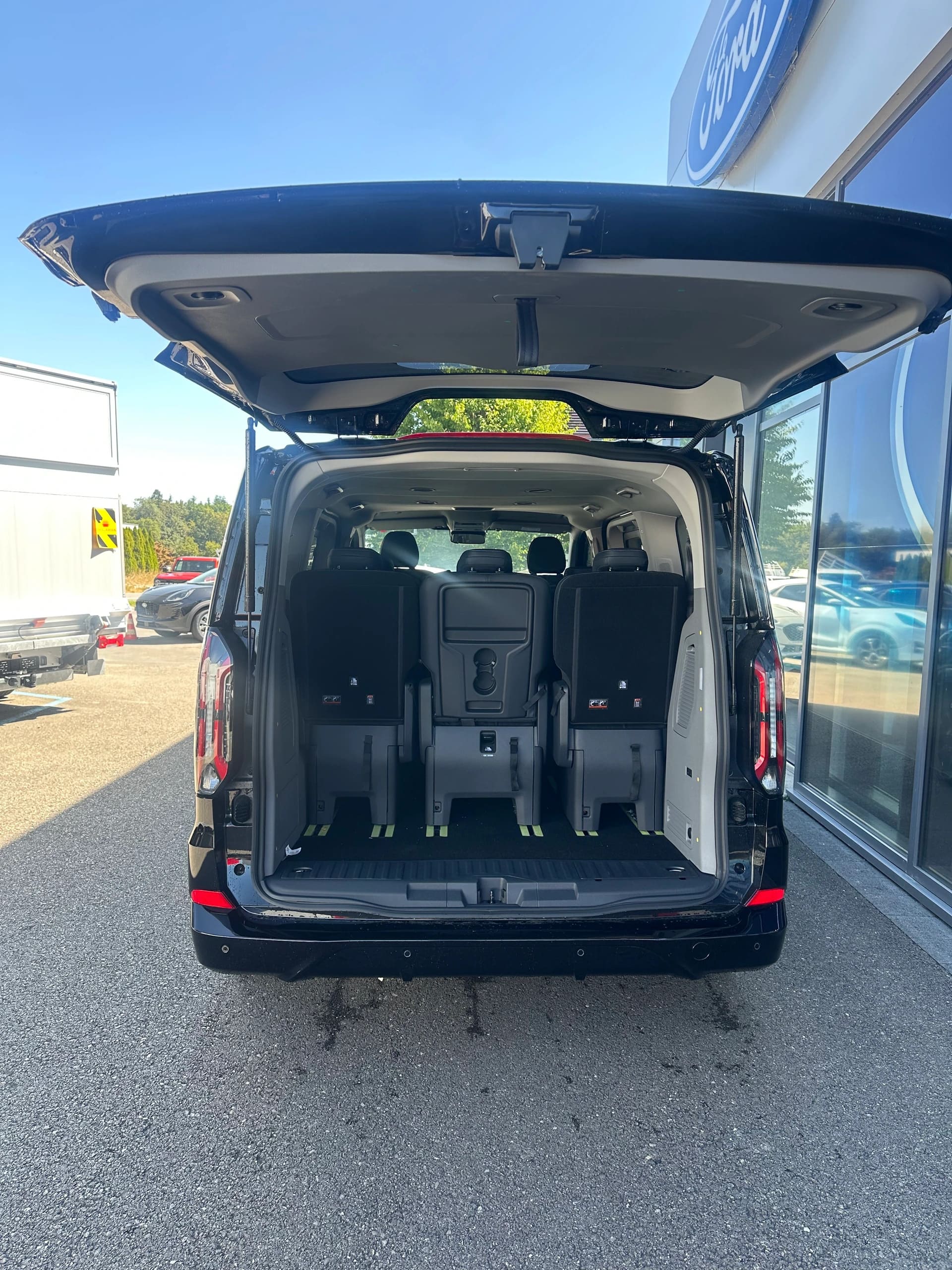 FORD Tourneo Custom 320 L1 2.0 EcoBl Sport/170CV/Aut.4x4-image-5