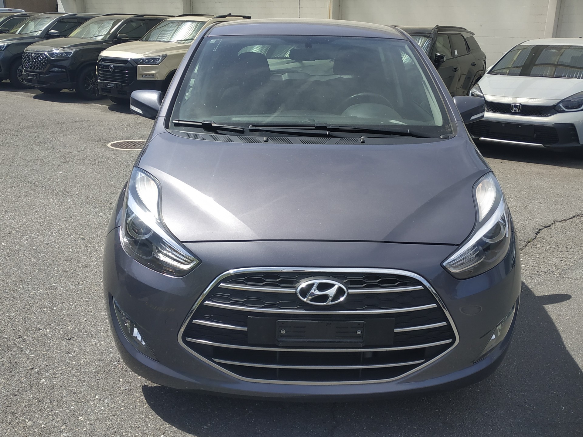 HYUNDAI iX20 1.6 CRDi Amplia-showroom-element-3