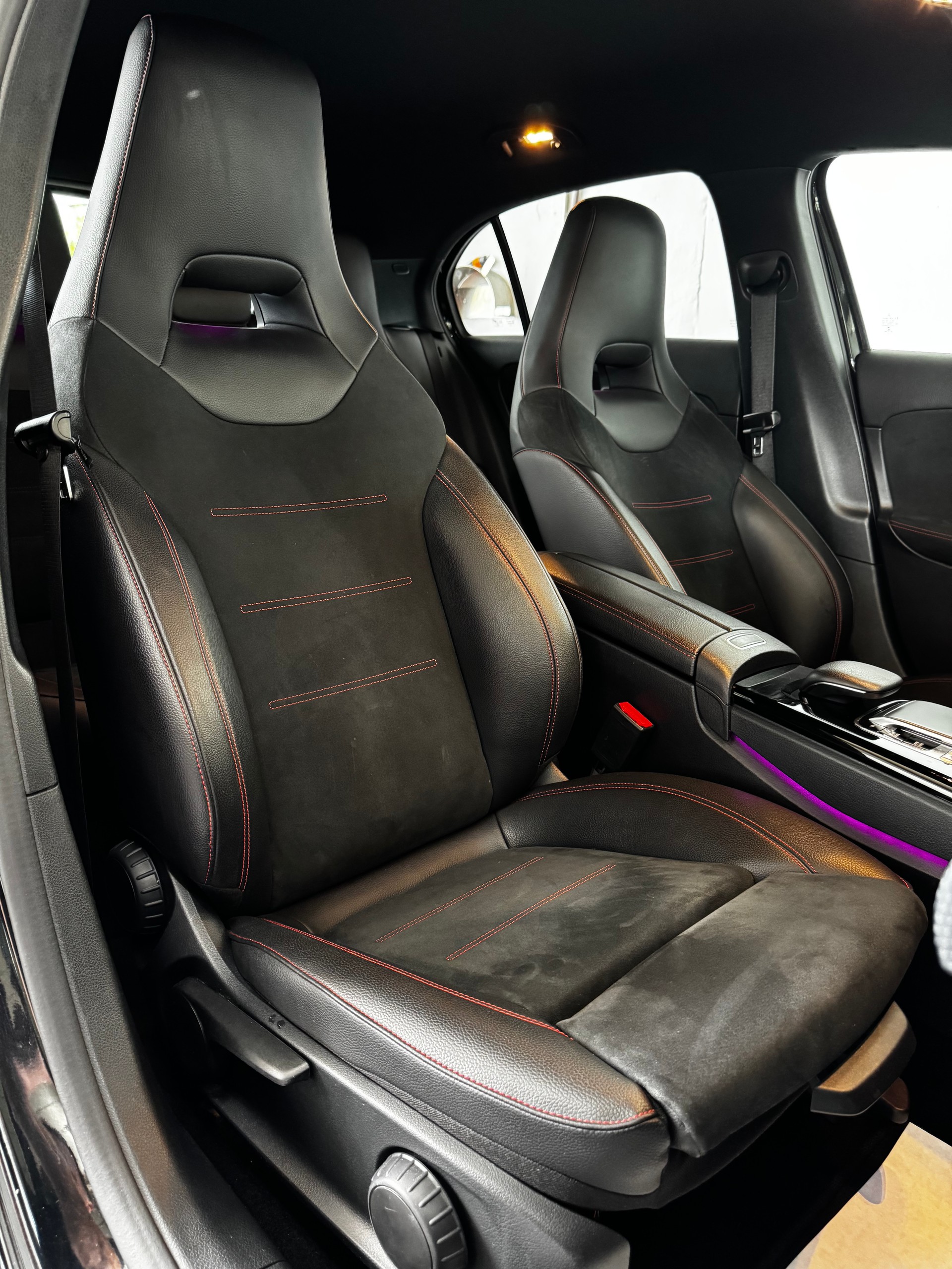 MERCEDES-BENZ A 200 AMG Line 7G-DCT-image-19