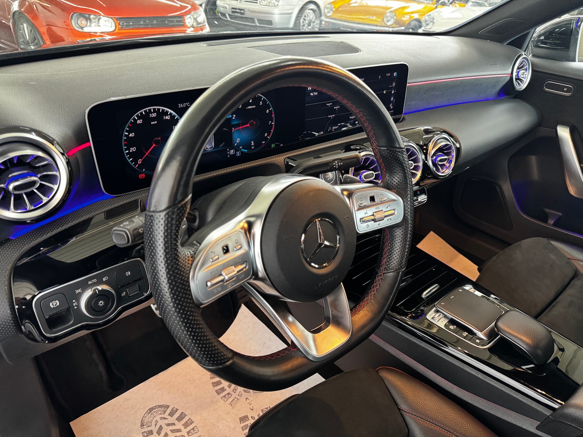 MERCEDES-BENZ A 200 AMG Line 7G-DCT-image-11