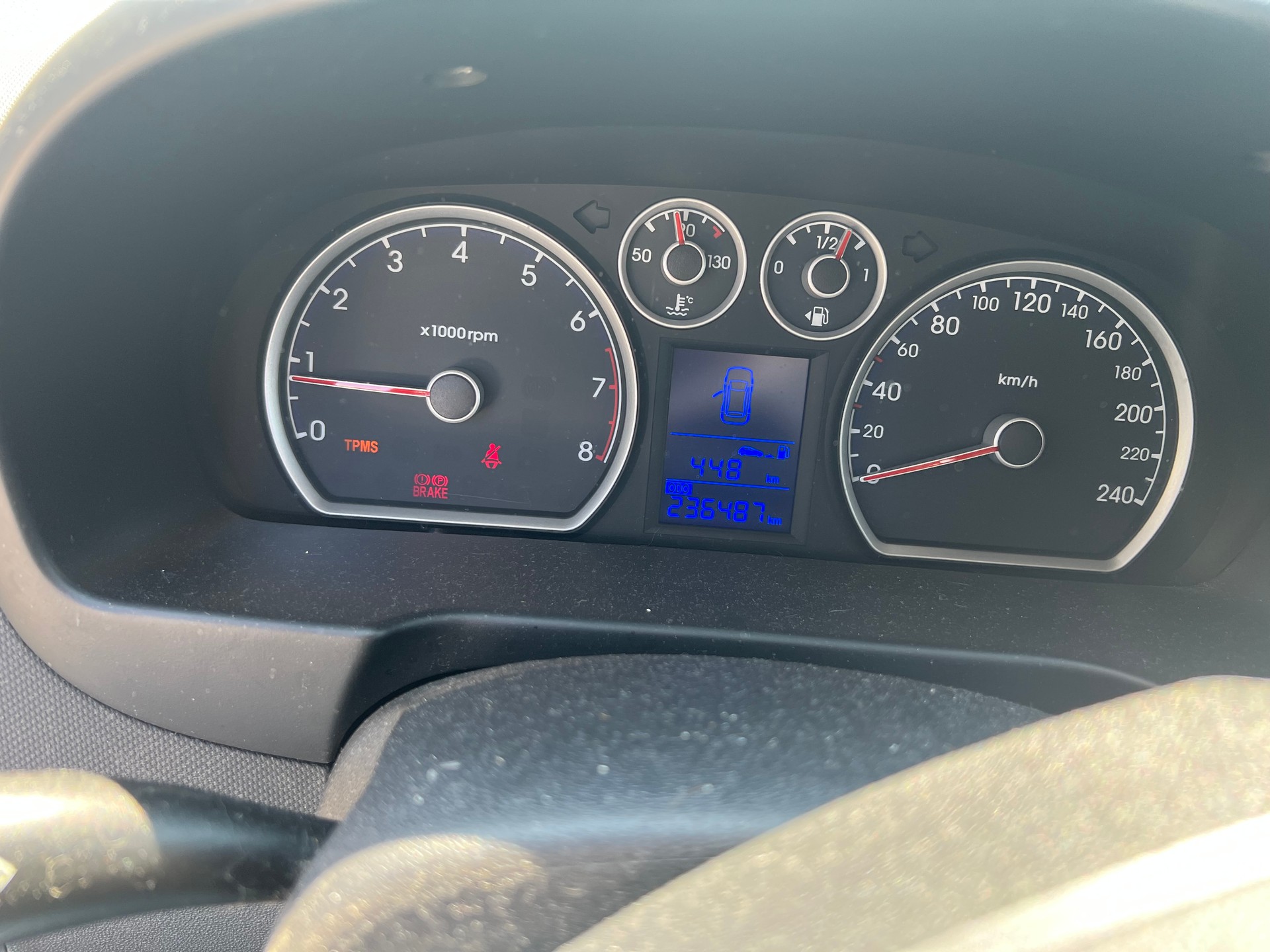 HYUNDAI i30 2.0 Premium-image-6