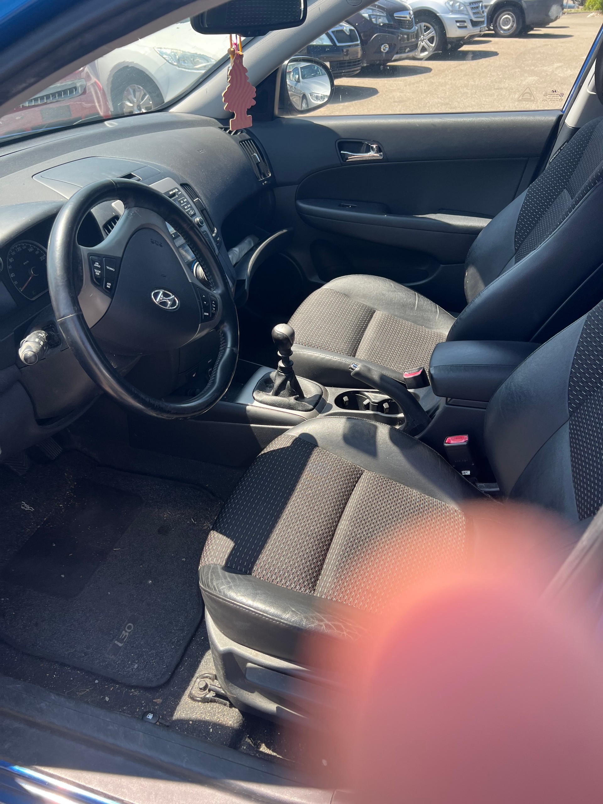 HYUNDAI i30 2.0 Premium-image-5
