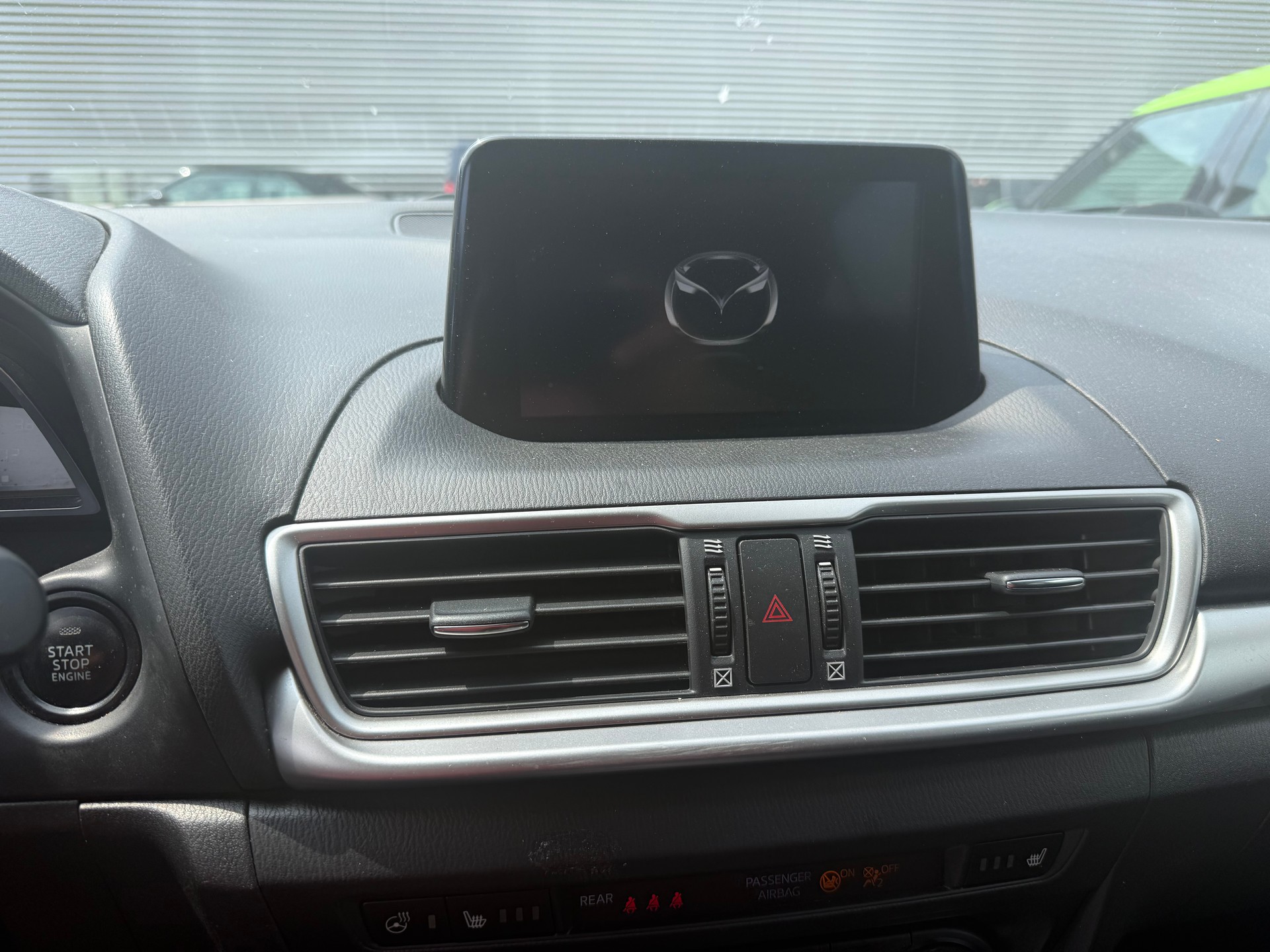 MAZDA 3 SKYACTIV-D 105 Ambition Plus Automat-image-4