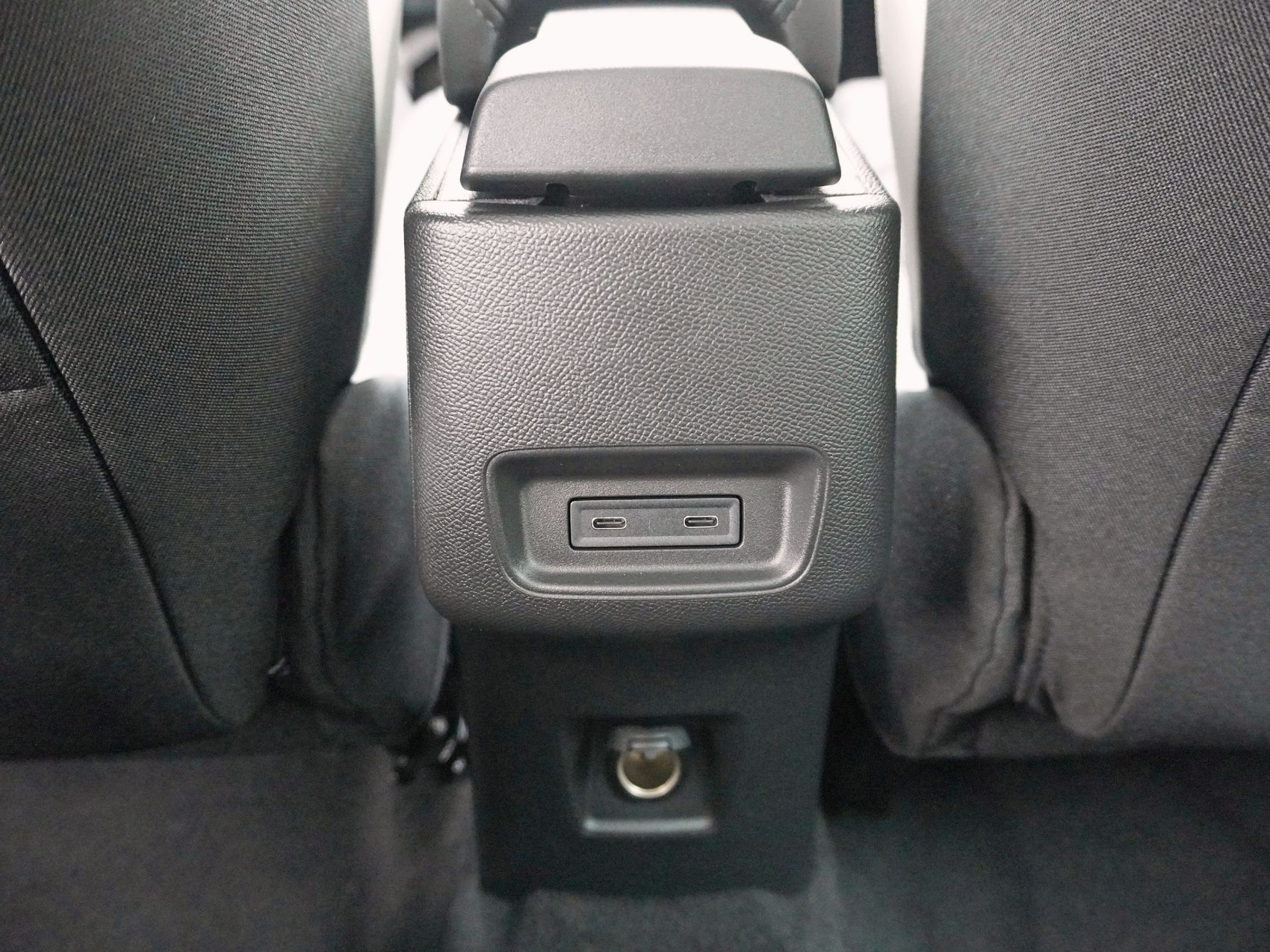 CITROEN C3 Aircross 1.2 Hybrid Business-image-17