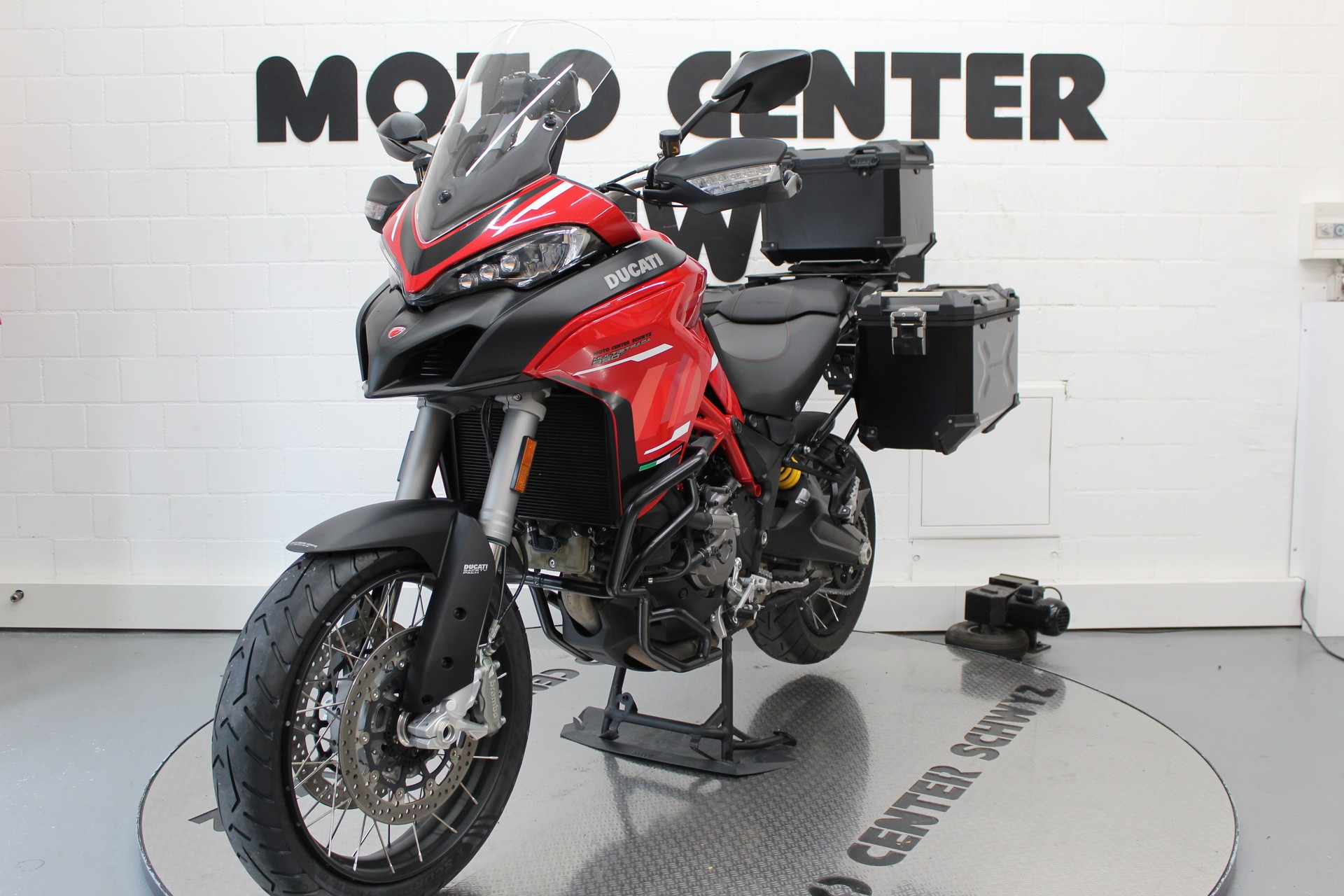 DUCATI Multistrada 950 S-showroom-element-3