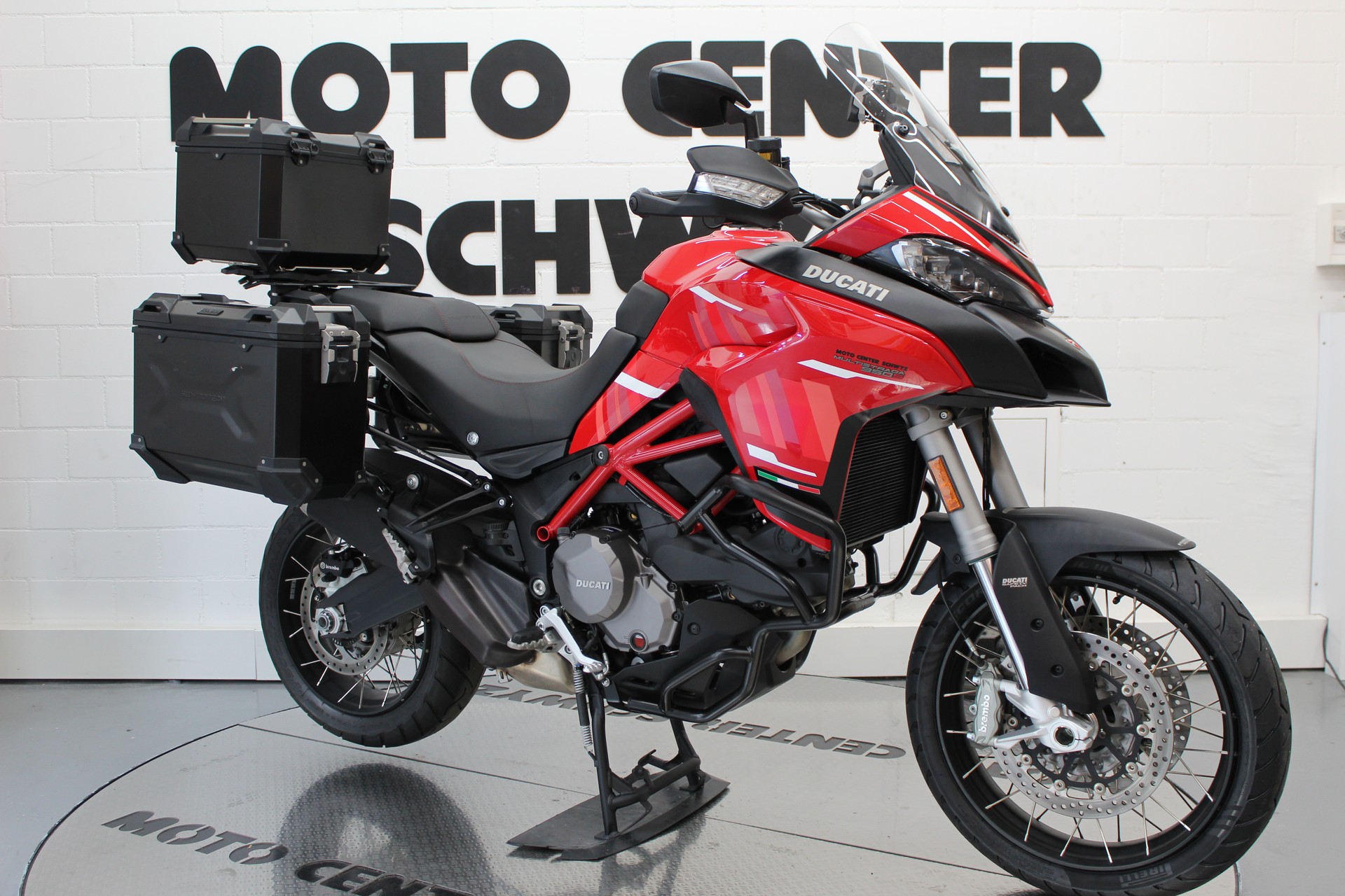 DUCATI Multistrada 950 S-showroom-element-1