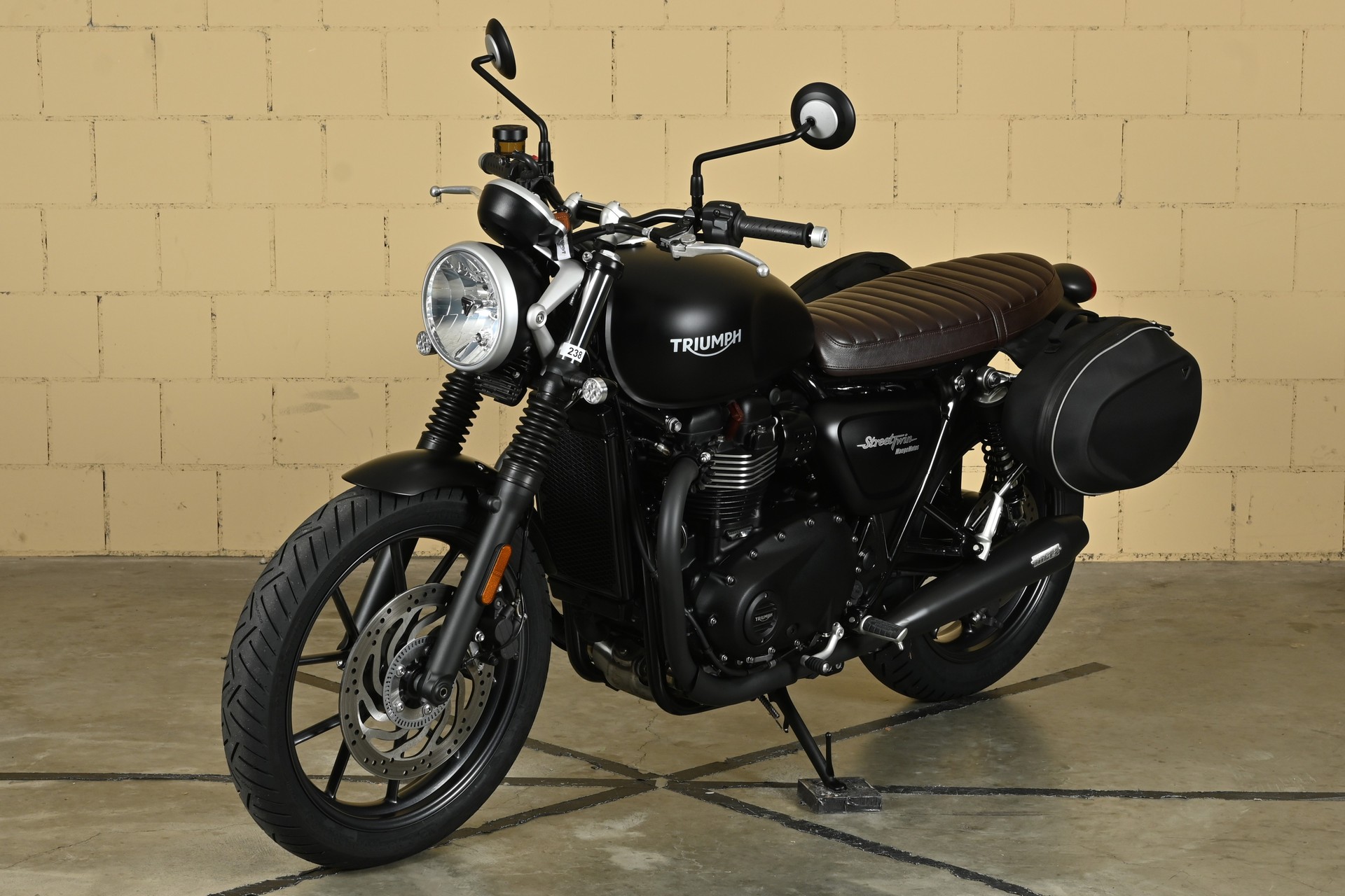 TRIUMPH Street Twin 900 i-image-3