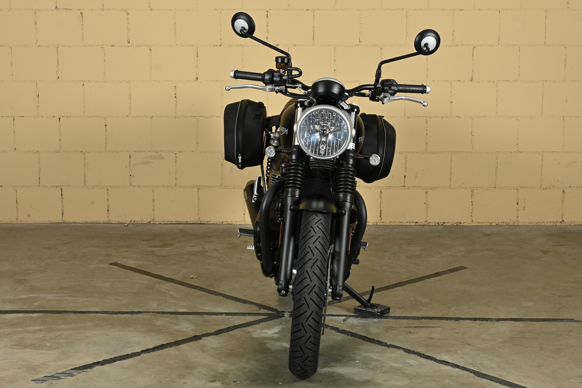 TRIUMPH Street Twin 900 i-image-9