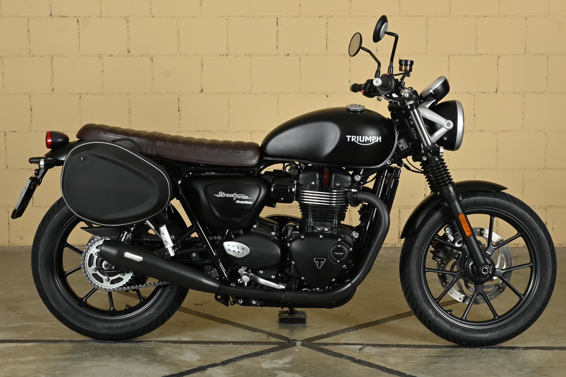 TRIUMPH Street Twin 900 i-image-7