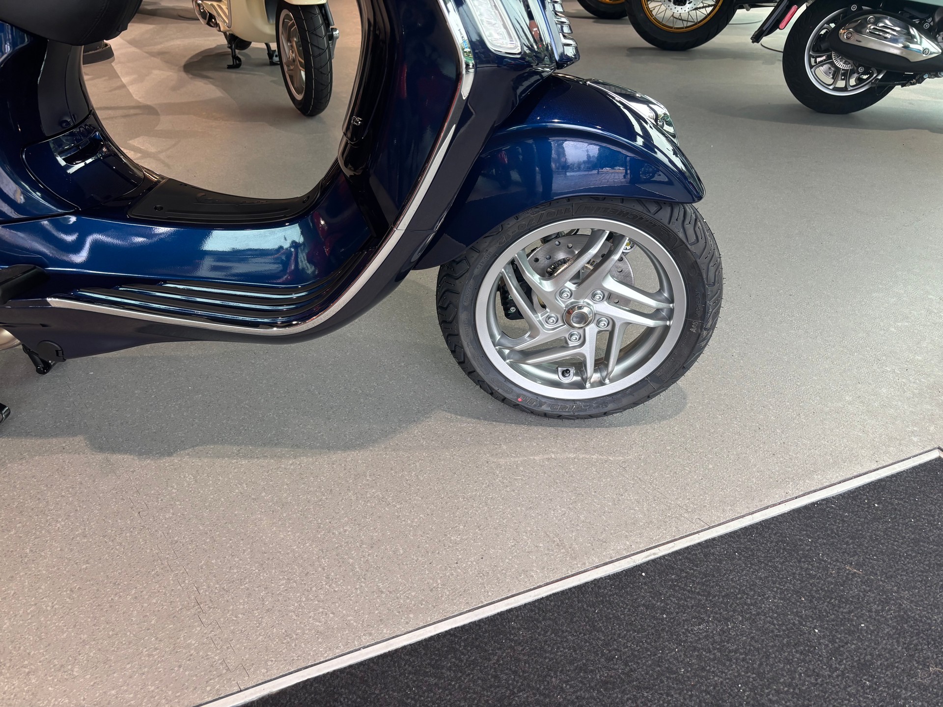 PIAGGIO Vespa Primavera 125 E5+-image-6