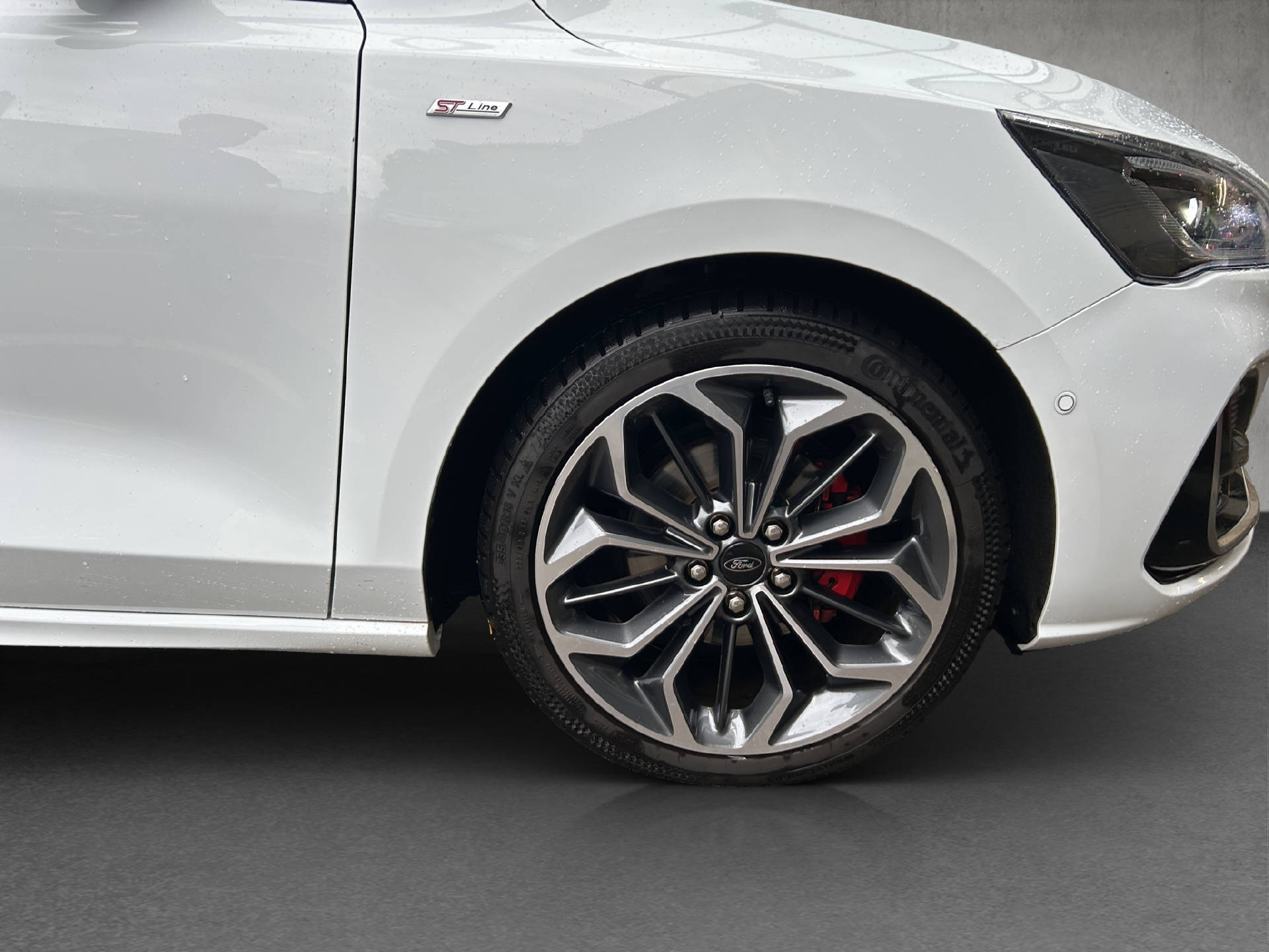 FORD Focus 1.0i EcoB Hybrid 155 ST-Line Vignale-image-25