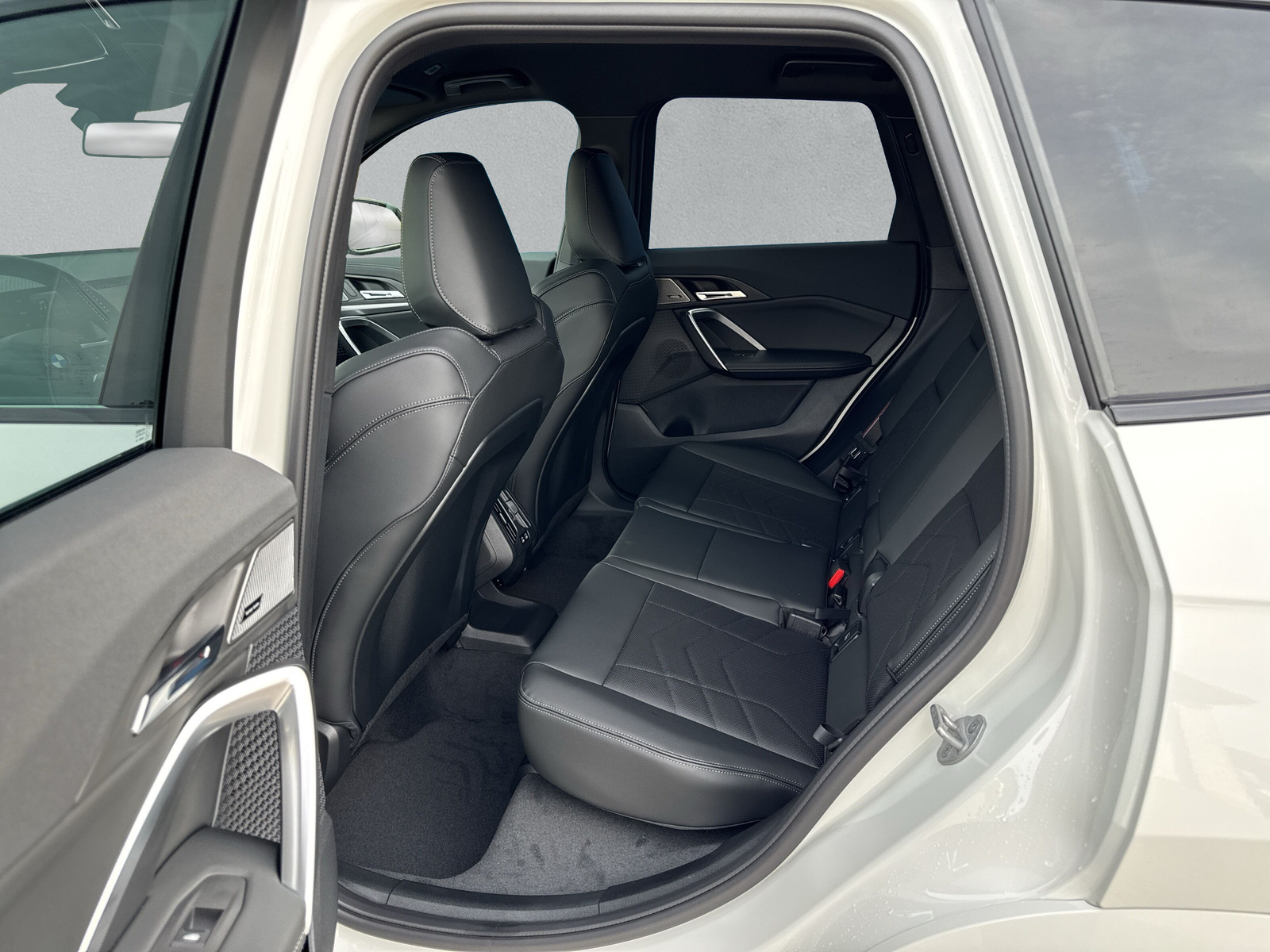 BMW X1 xDrive 23i 48V M Sport Pro-image-15