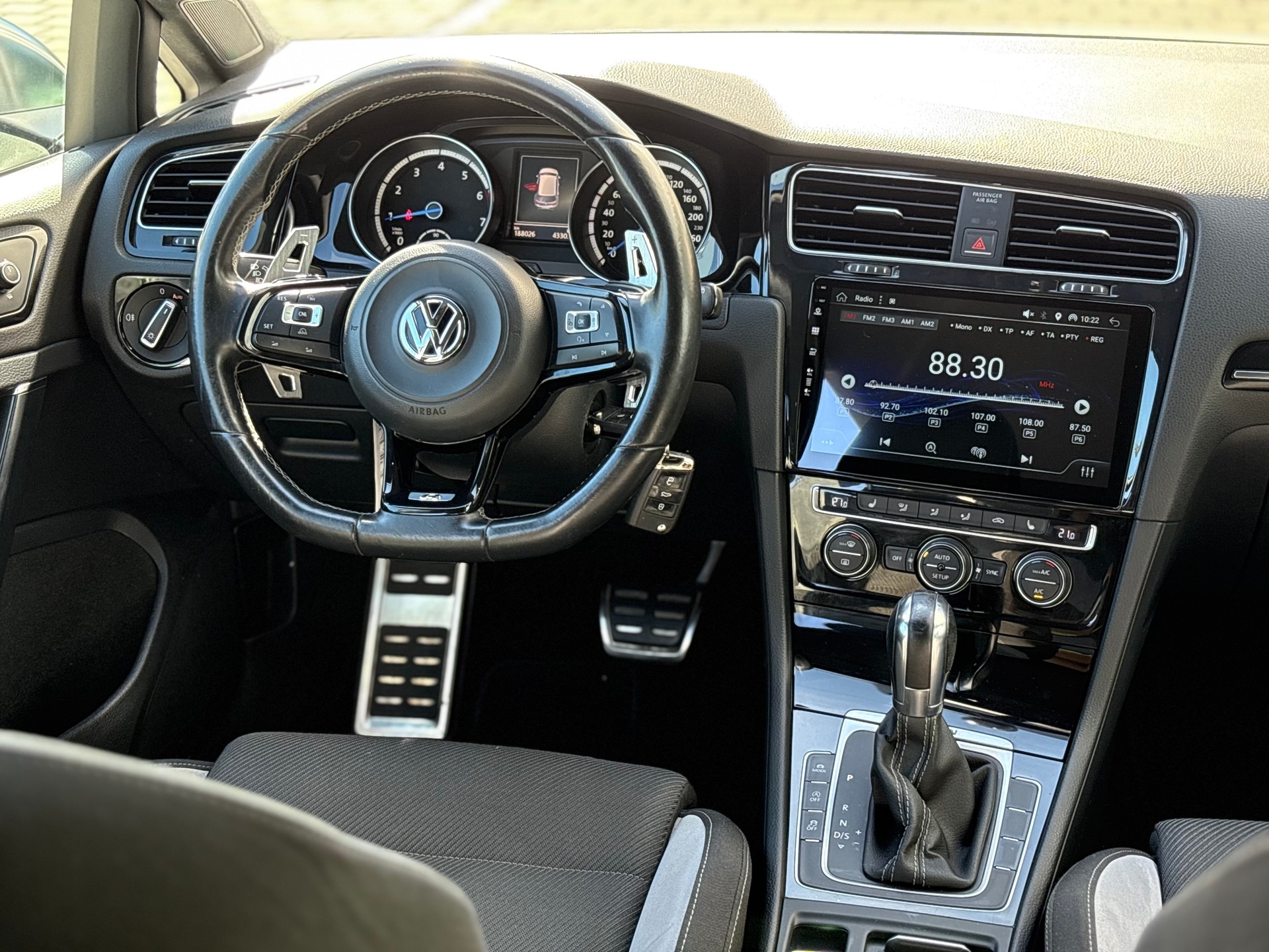 VW Golf 2.0 TSI R 4Motion DSG-image-11