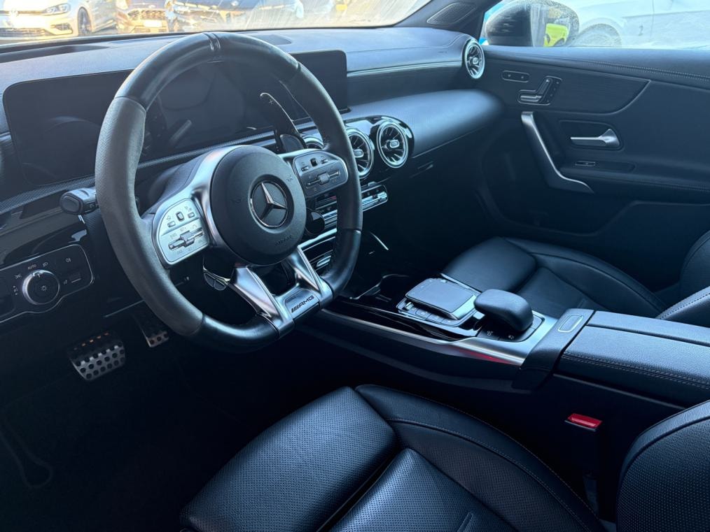 MERCEDES-BENZ A 35 AMG 4Matic Speedshift-showroom-element-3