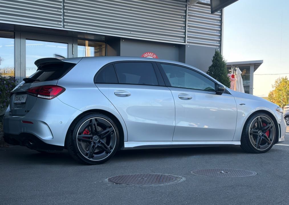 MERCEDES-BENZ A 35 AMG 4Matic Speedshift-showroom-element-2