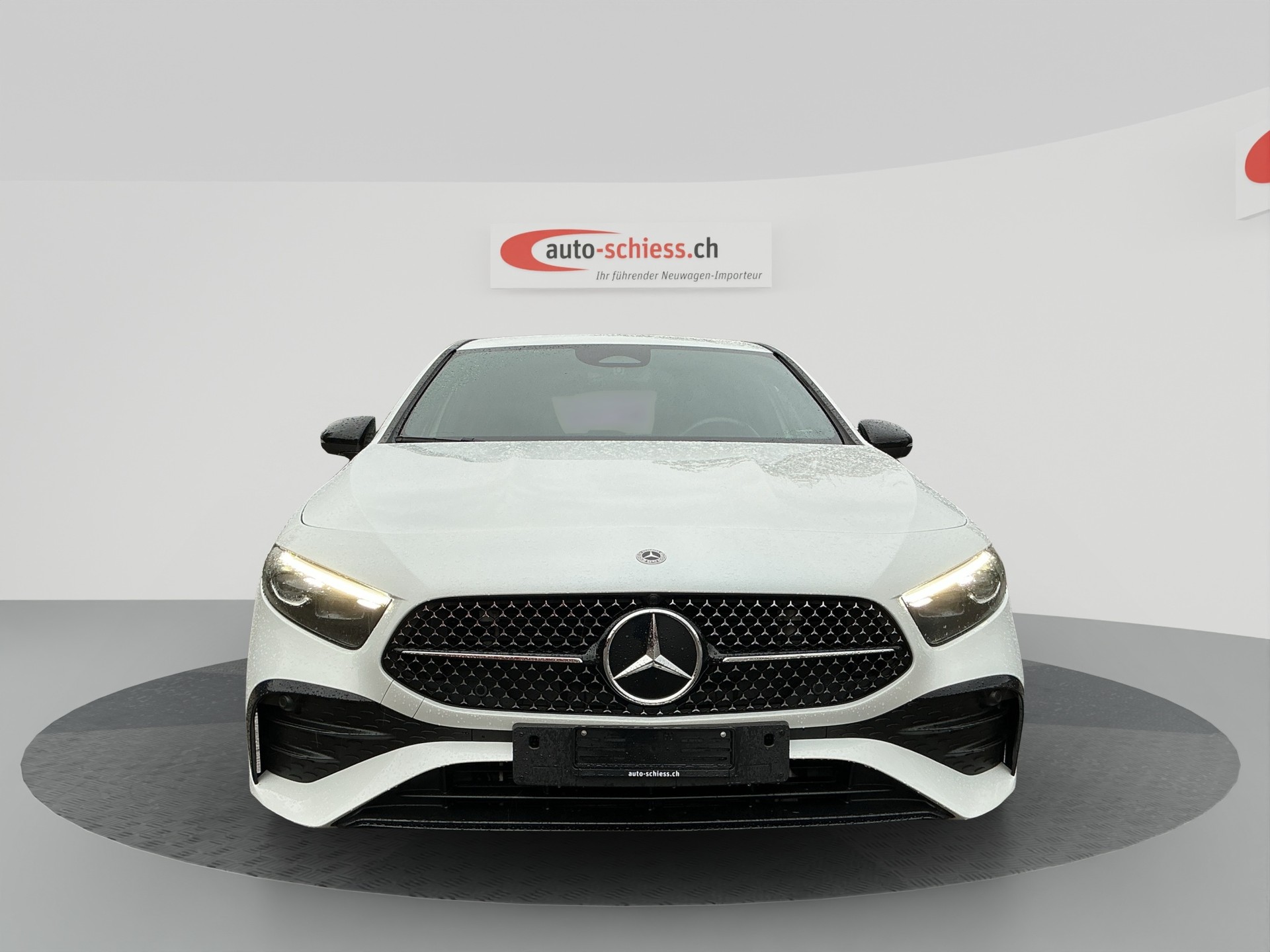 MERCEDES-BENZ A 200 7G-DCT AMG Line-showroom-element-1