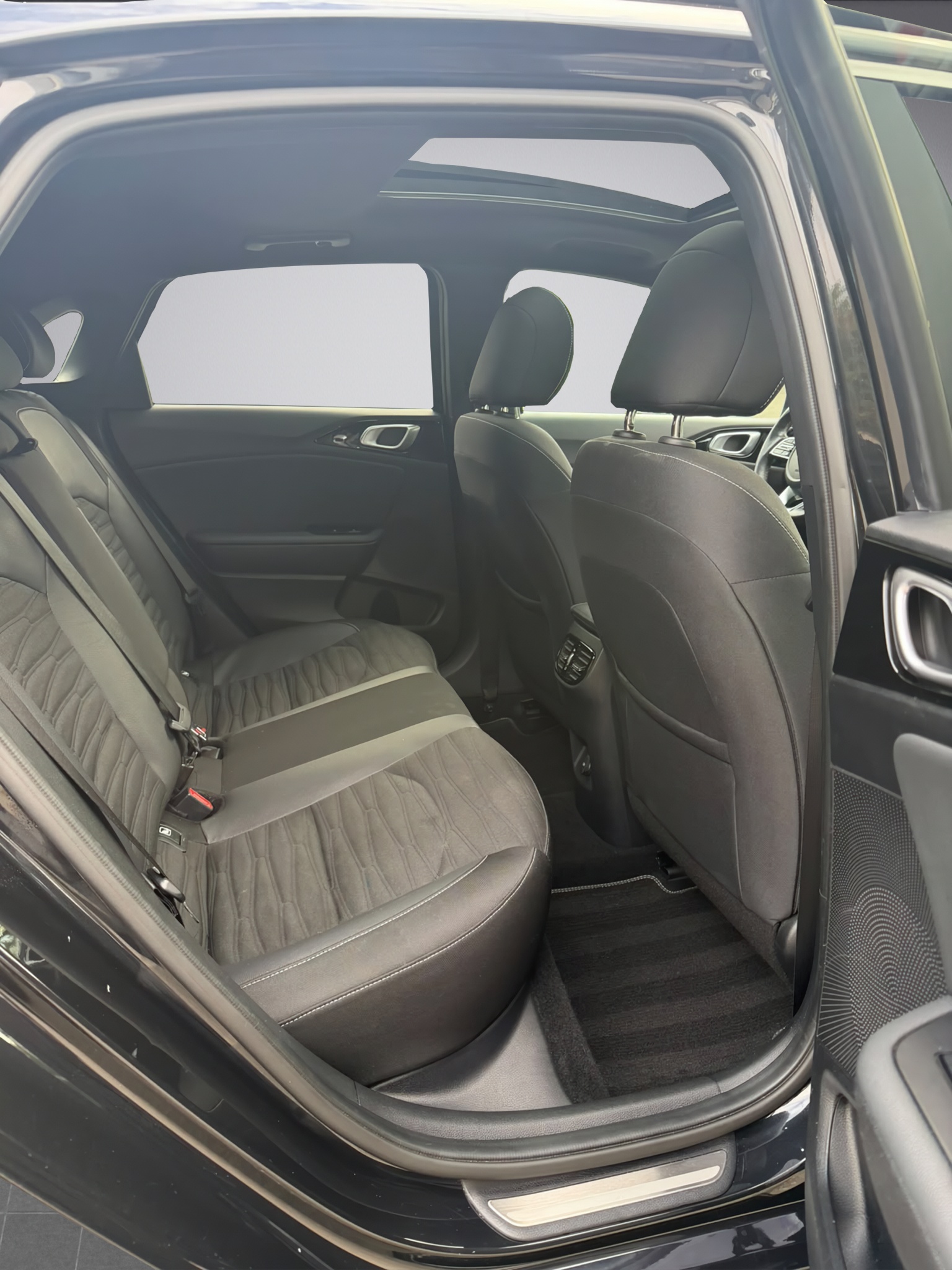 KIA Ceed 1.5 T-GDi GT Line DCT * 160 PS * Benziner *-image-11