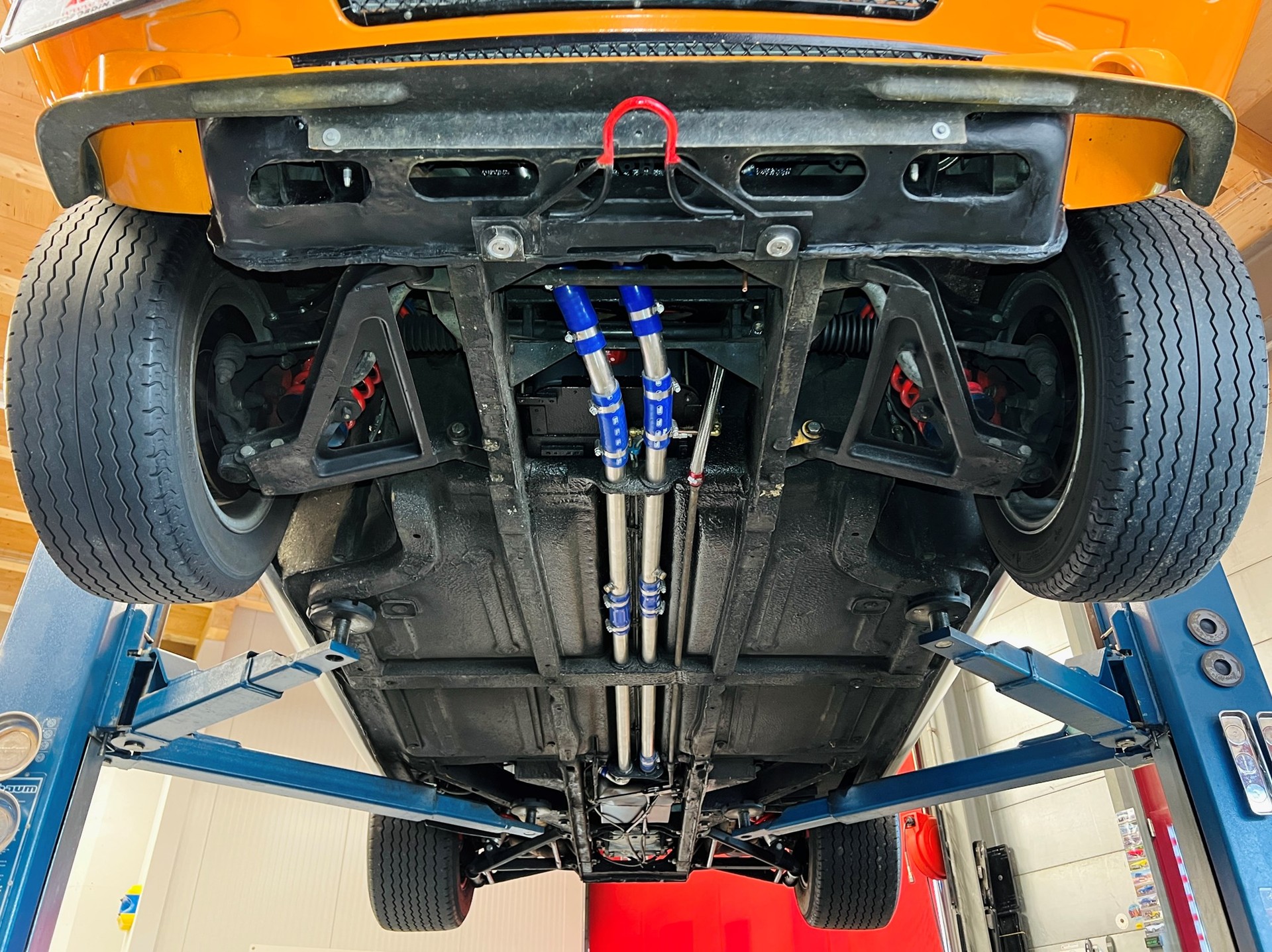DE TOMASO PANTERA L 874 ORANGE/BLACK-image-13