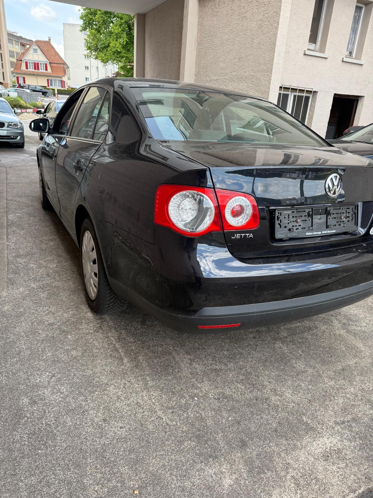 VW Jetta 1.9 TDI Comfortline DSG-image-7