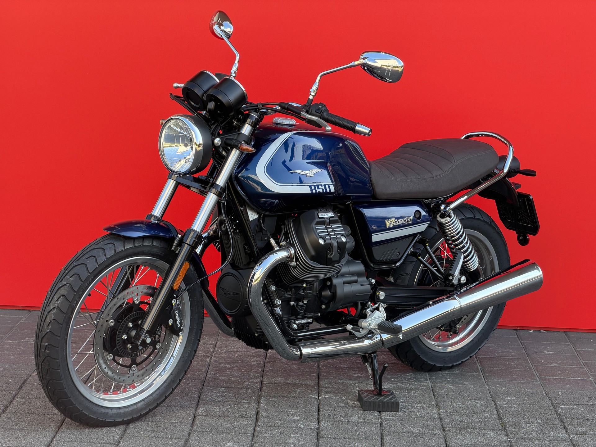 MOTO GUZZI V7 IV 850 Special (35kW)-image-2