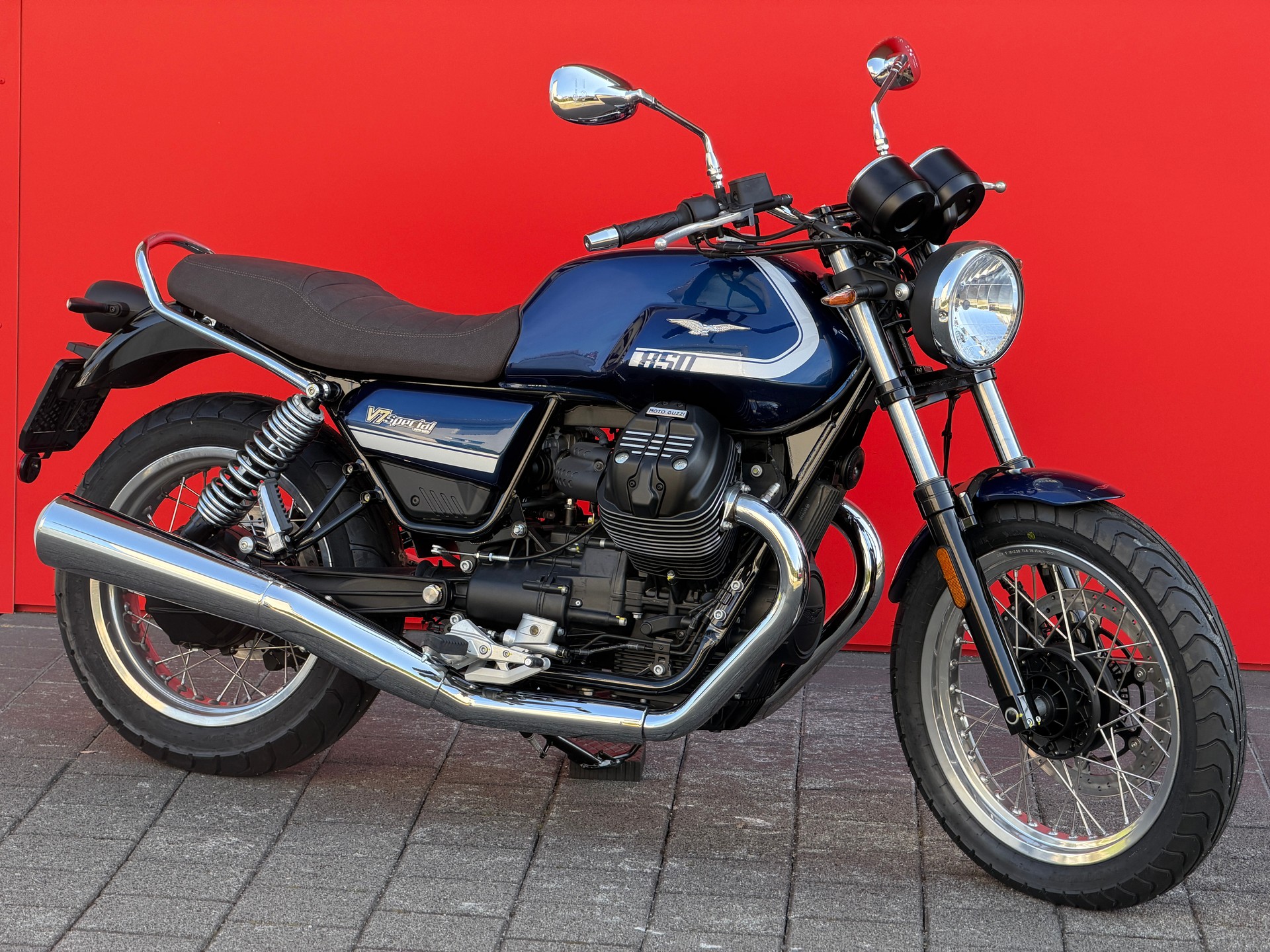 MOTO GUZZI V7 IV 850 Special (35kW)-image-1