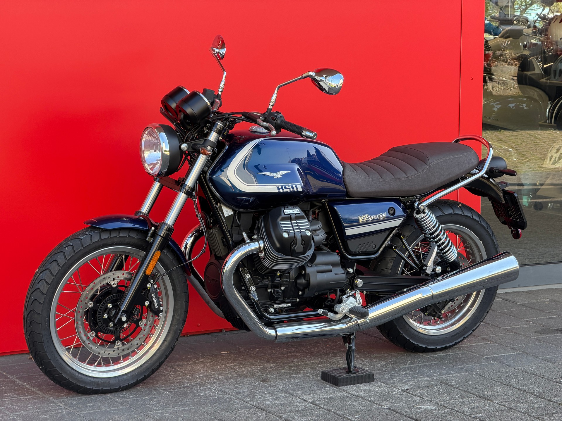 MOTO GUZZI V7 IV 850 Special (35kW)-image-11