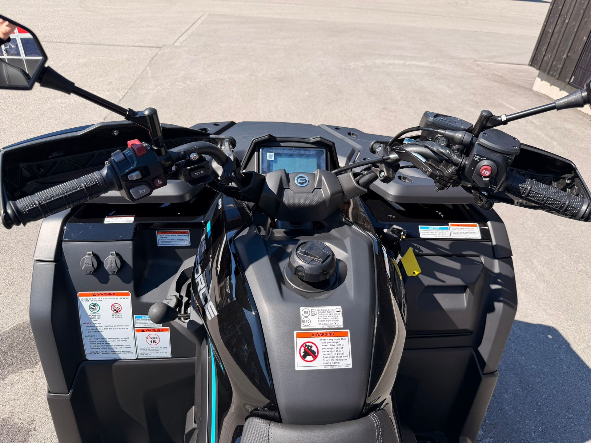 CF MOTO Cforce 625 DLX EPS 4x4-image-9