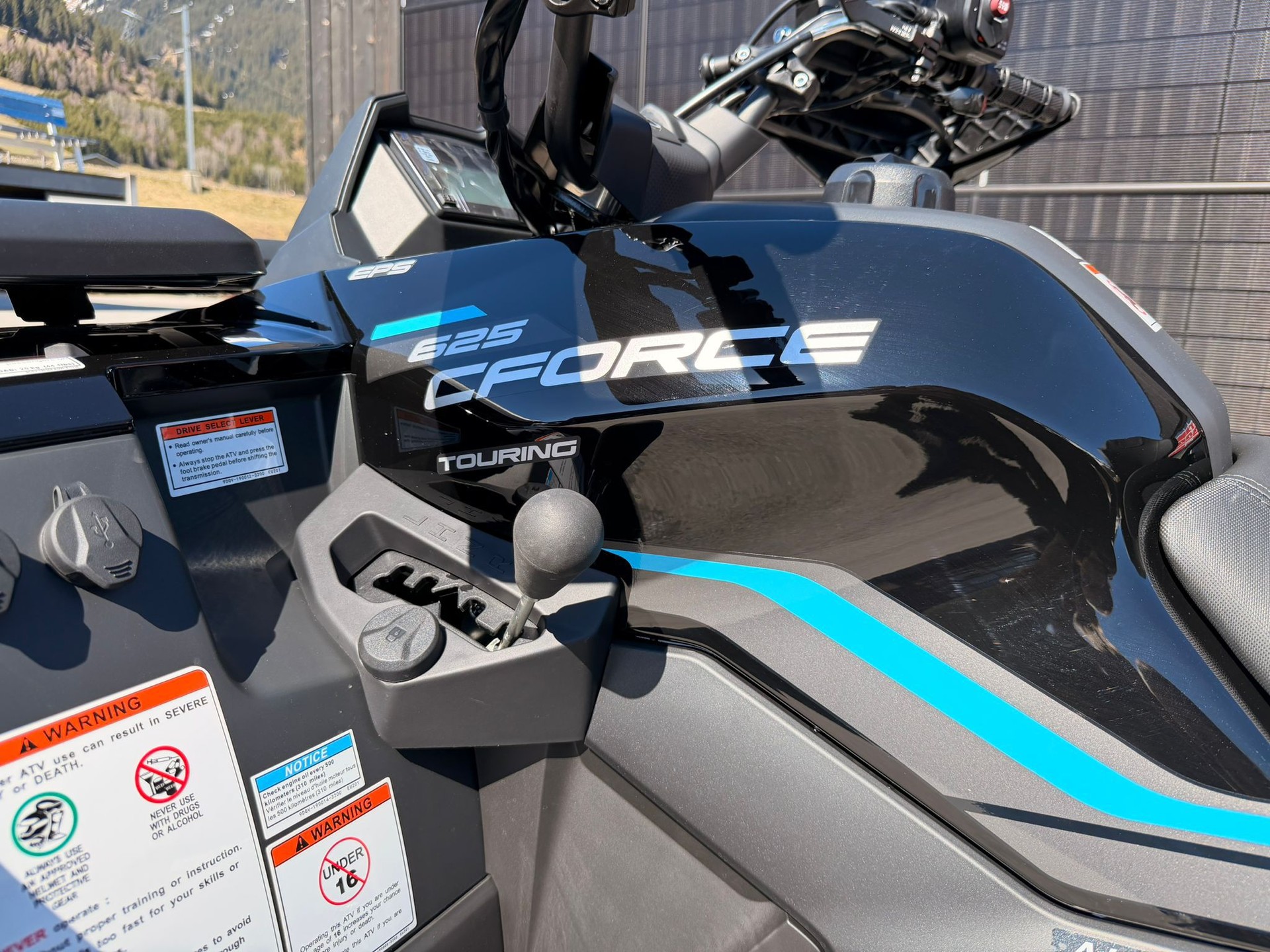 CF MOTO Cforce 625 DLX EPS 4x4-image-12