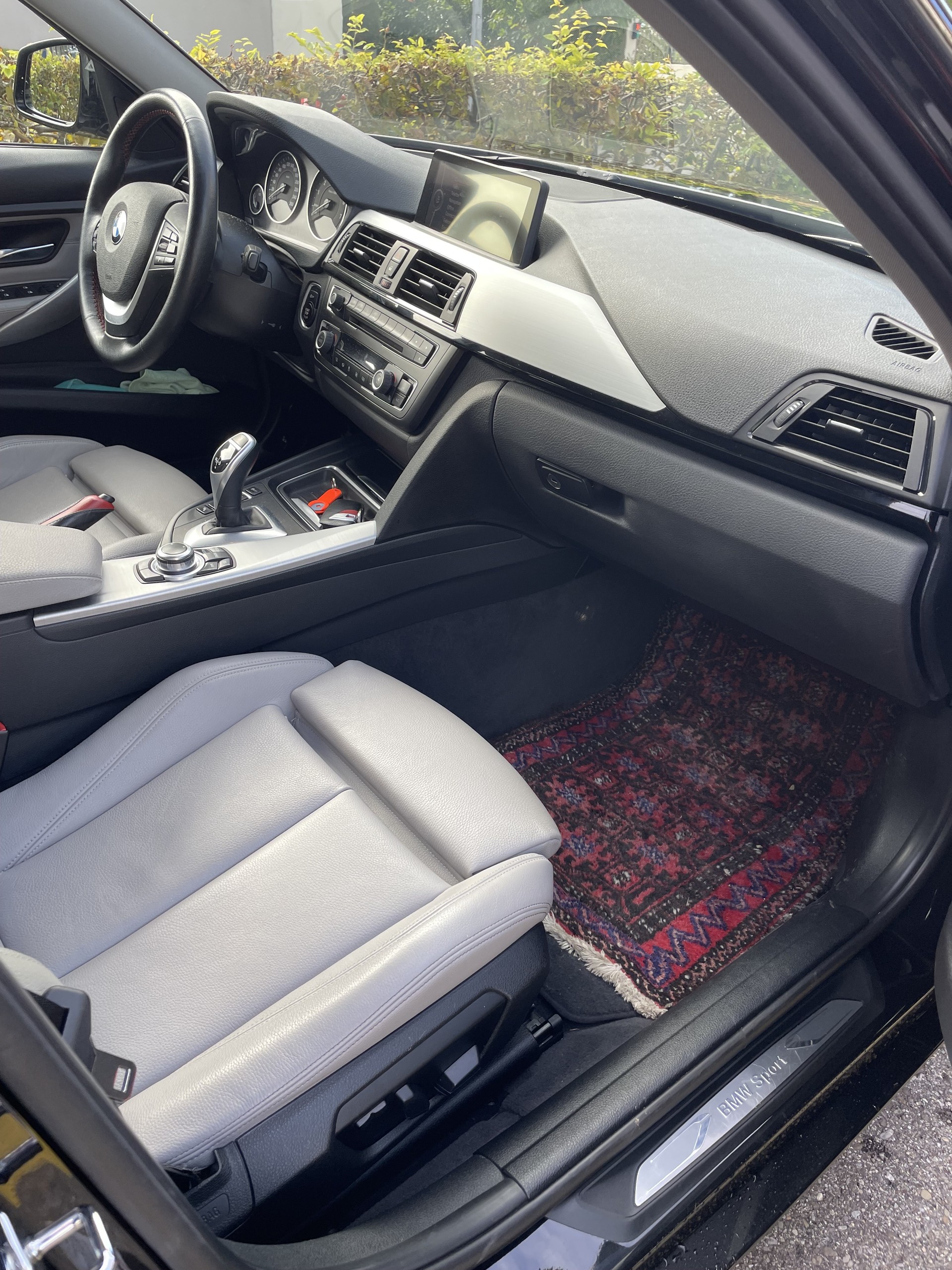 BMW 335i Sport Line-image-9