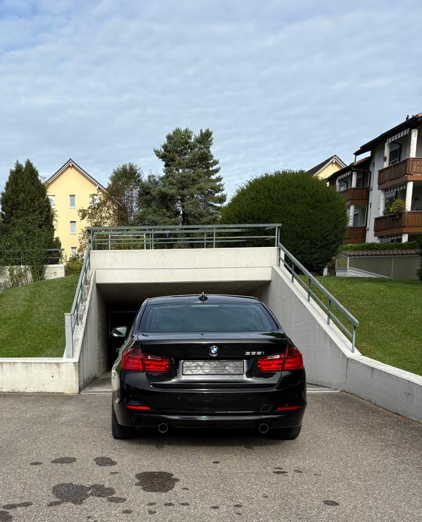 BMW 335i Sport Line-image-6