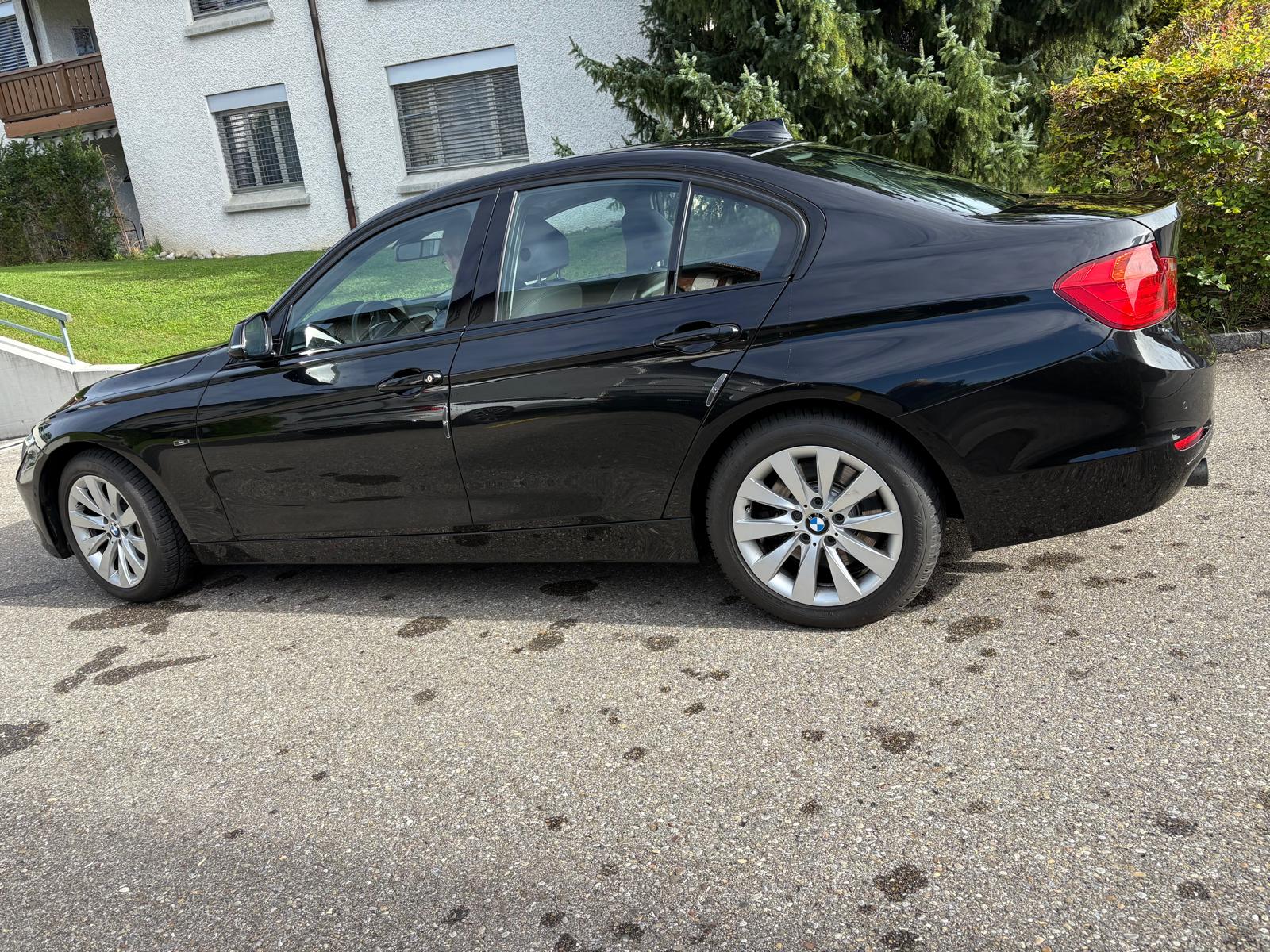BMW 335i Sport Line-image-8