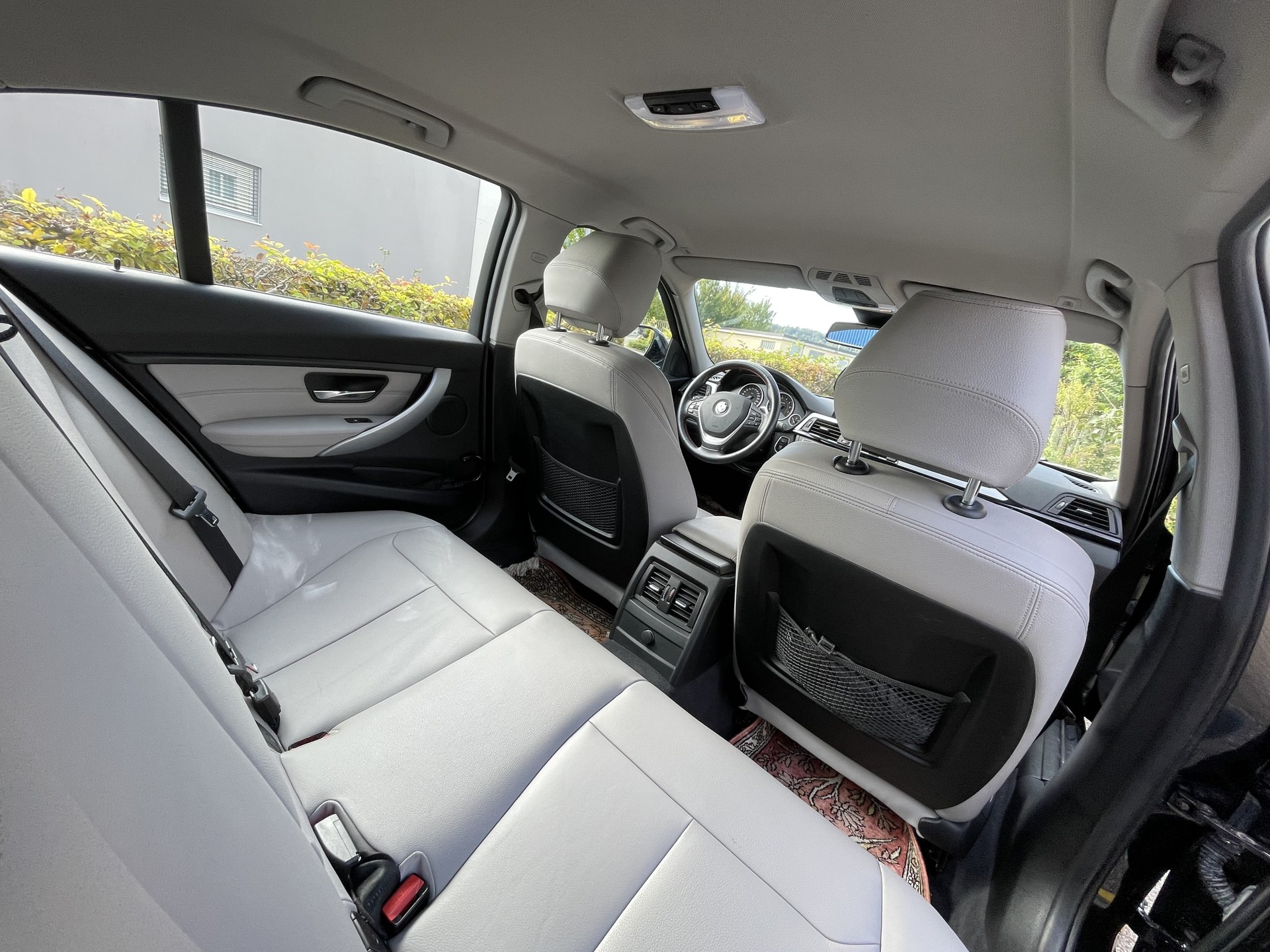 BMW 335i Sport Line-image-5