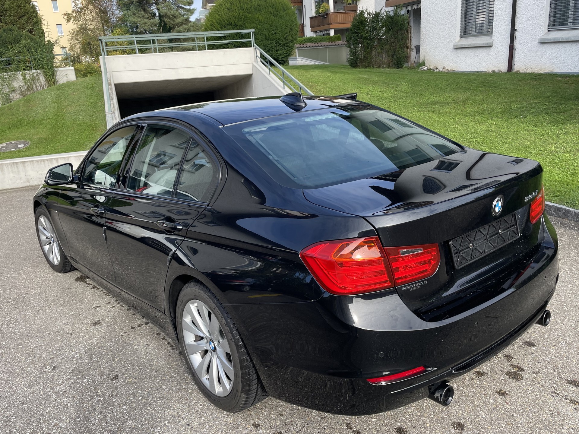 BMW 335i Sport Line-image-2